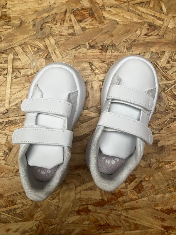 Entre Particuliers - Nouveaux Adidas trainers Advantage 27 5/6