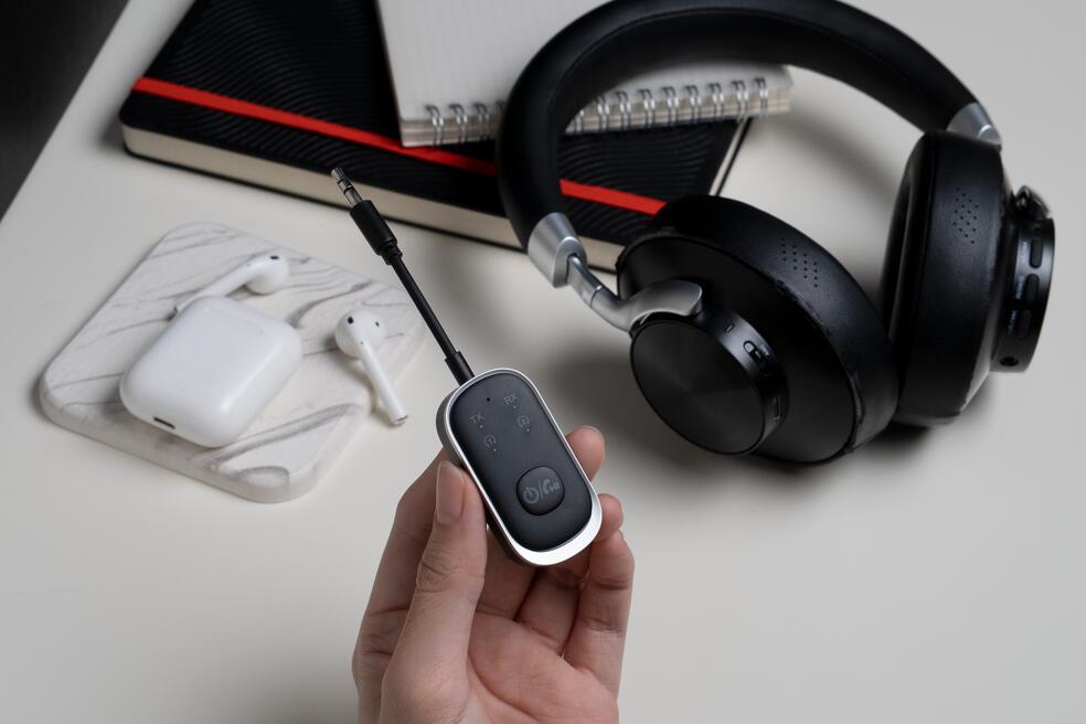 Émetteur Bluetooth double pour avion AirPro - Scapade© 3/5