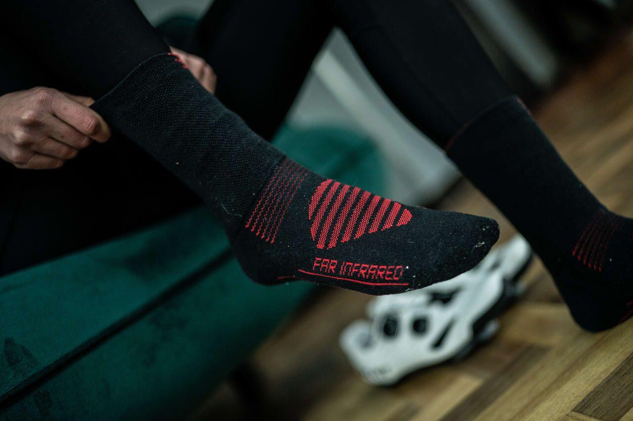 BBB InFraRouge FIRFeet Socken Schwarz / Rot 3/5