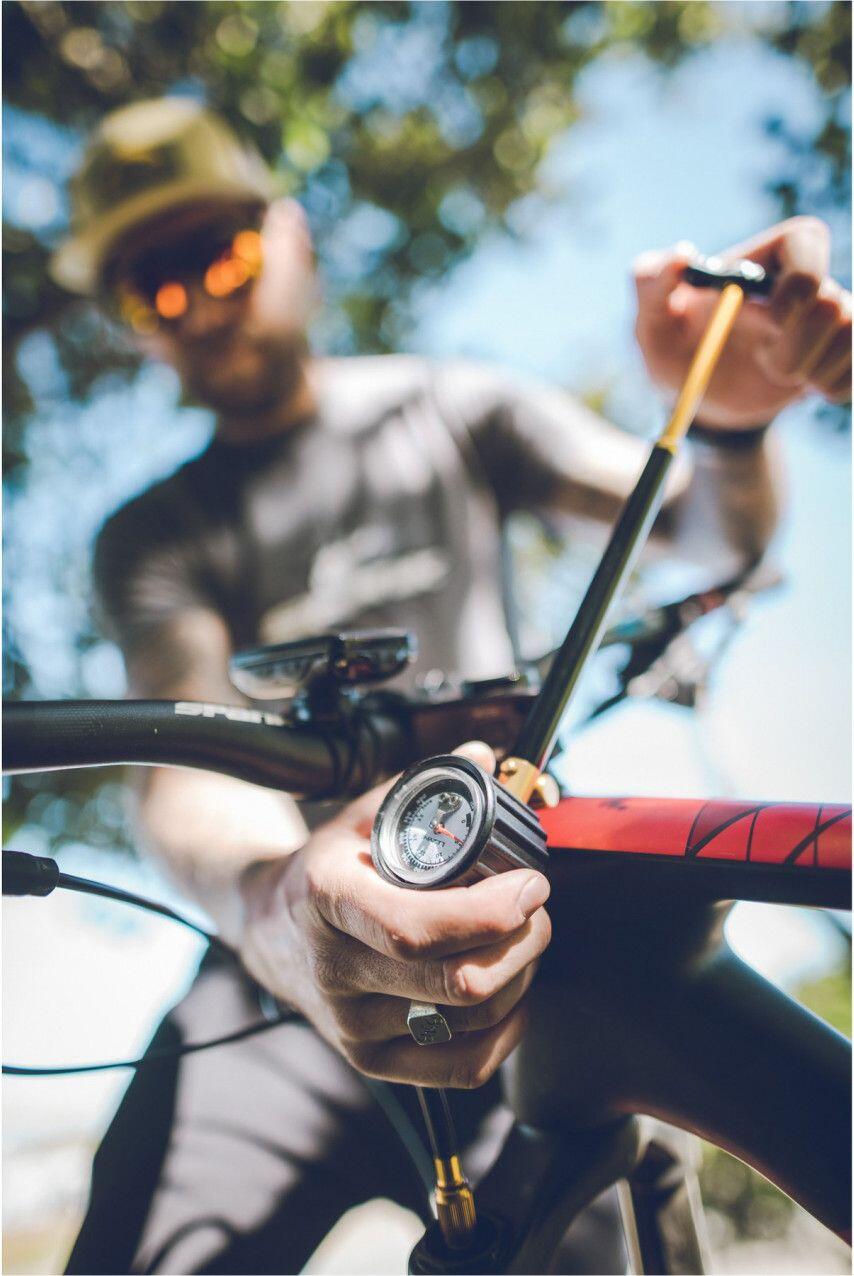 Bomba de impacto Lezyne Shock Drive (Max 400 psi / 27,5 bar) Negro 5/6
