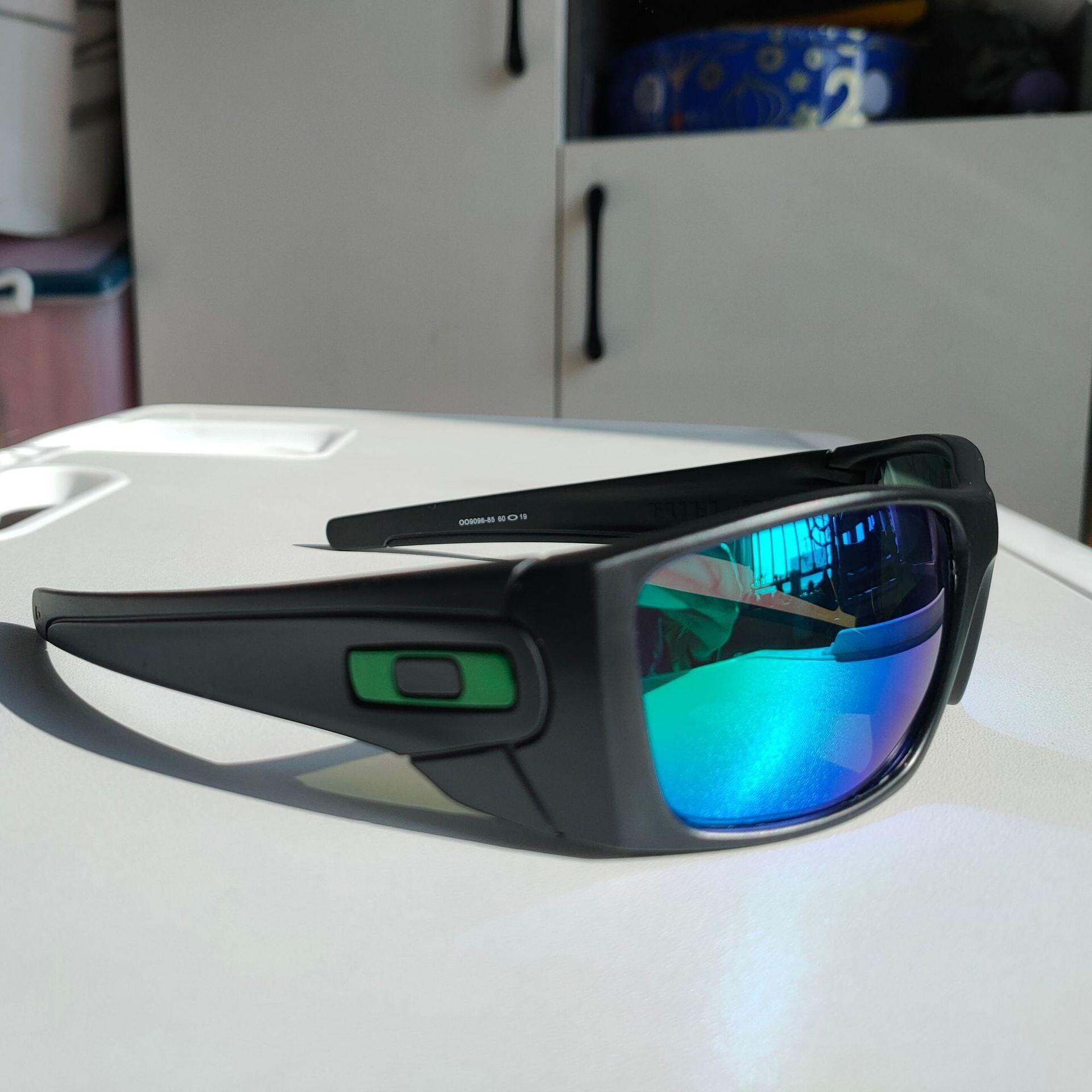 Sport Polarized Sunglasses with UV400 - Black frame Green film
