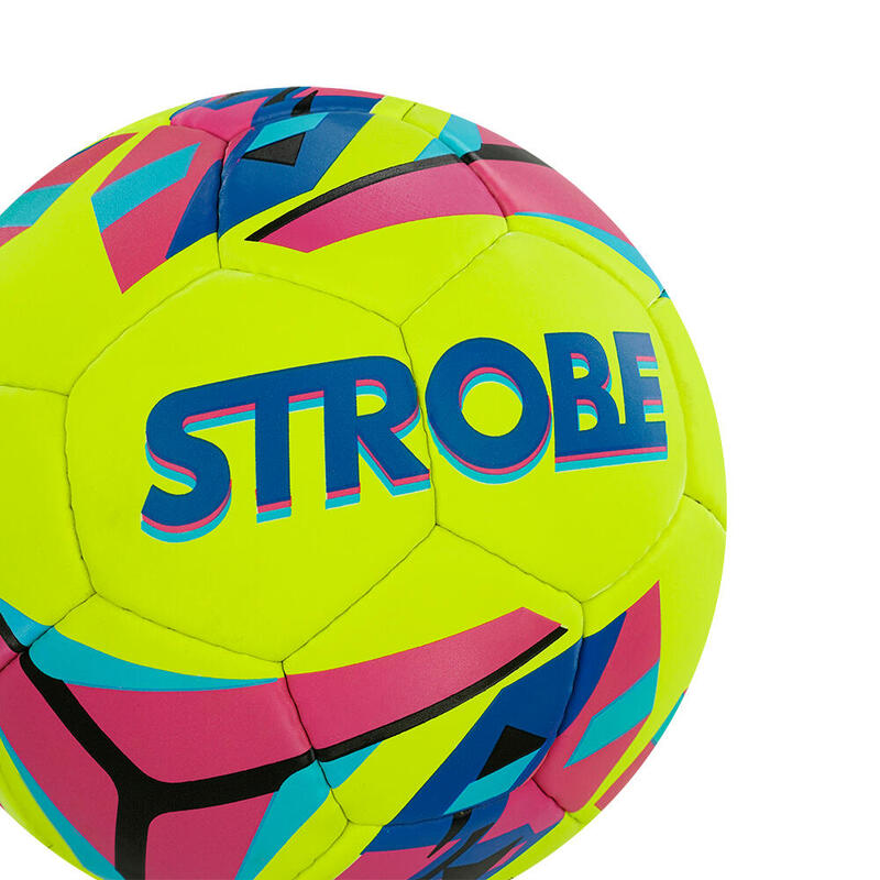 USR Strobe Sala 4 No Futsal Topu