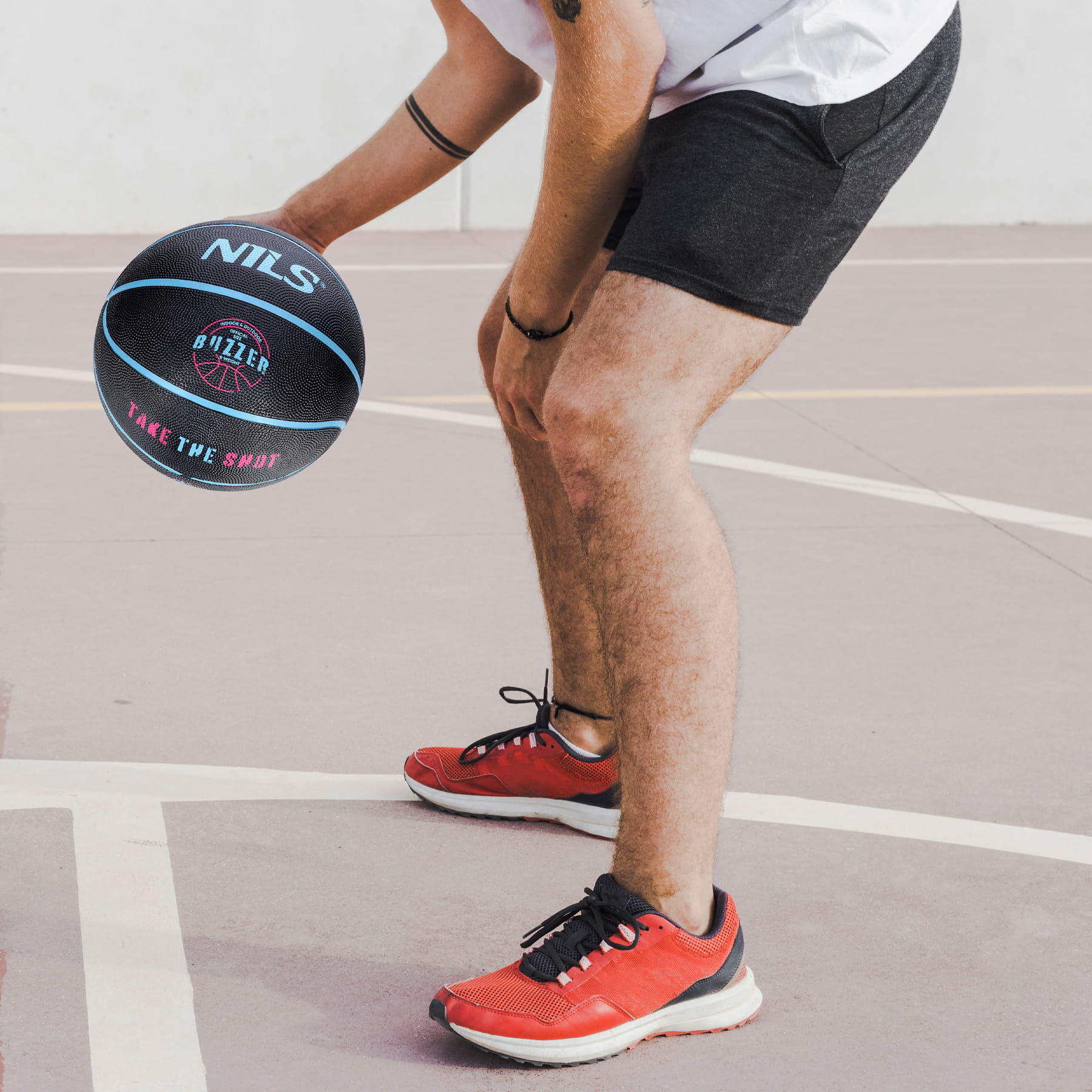 NPK271 BASKETBAL ZWARTE ZOEMER 7 NILS 2/4