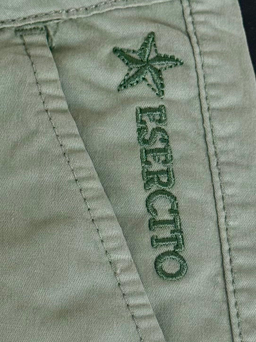 Bermuda Esercito verde in cotone uomo 3/3