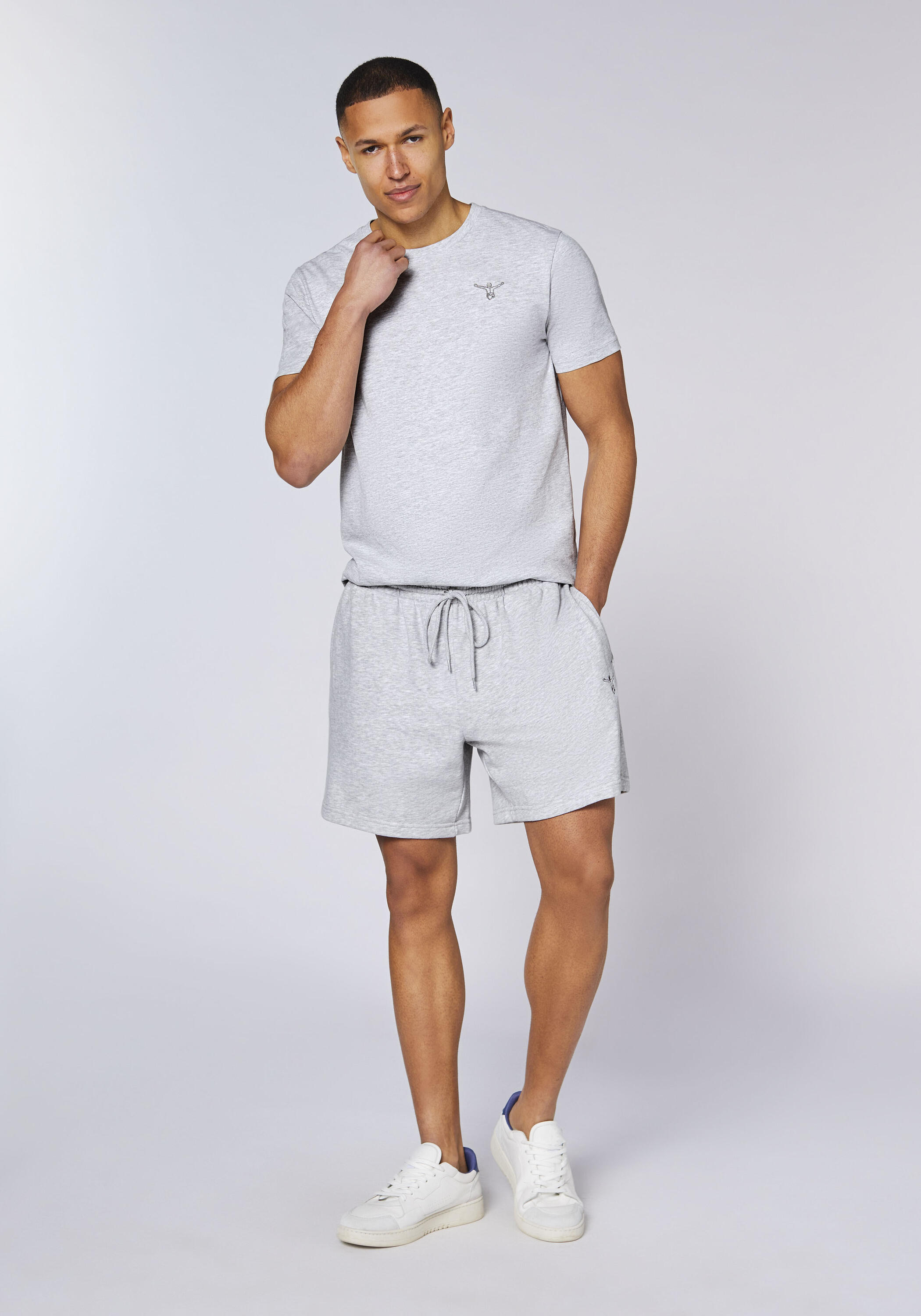 Shorts aus extra weichem, leicht angerautem Material 5/7