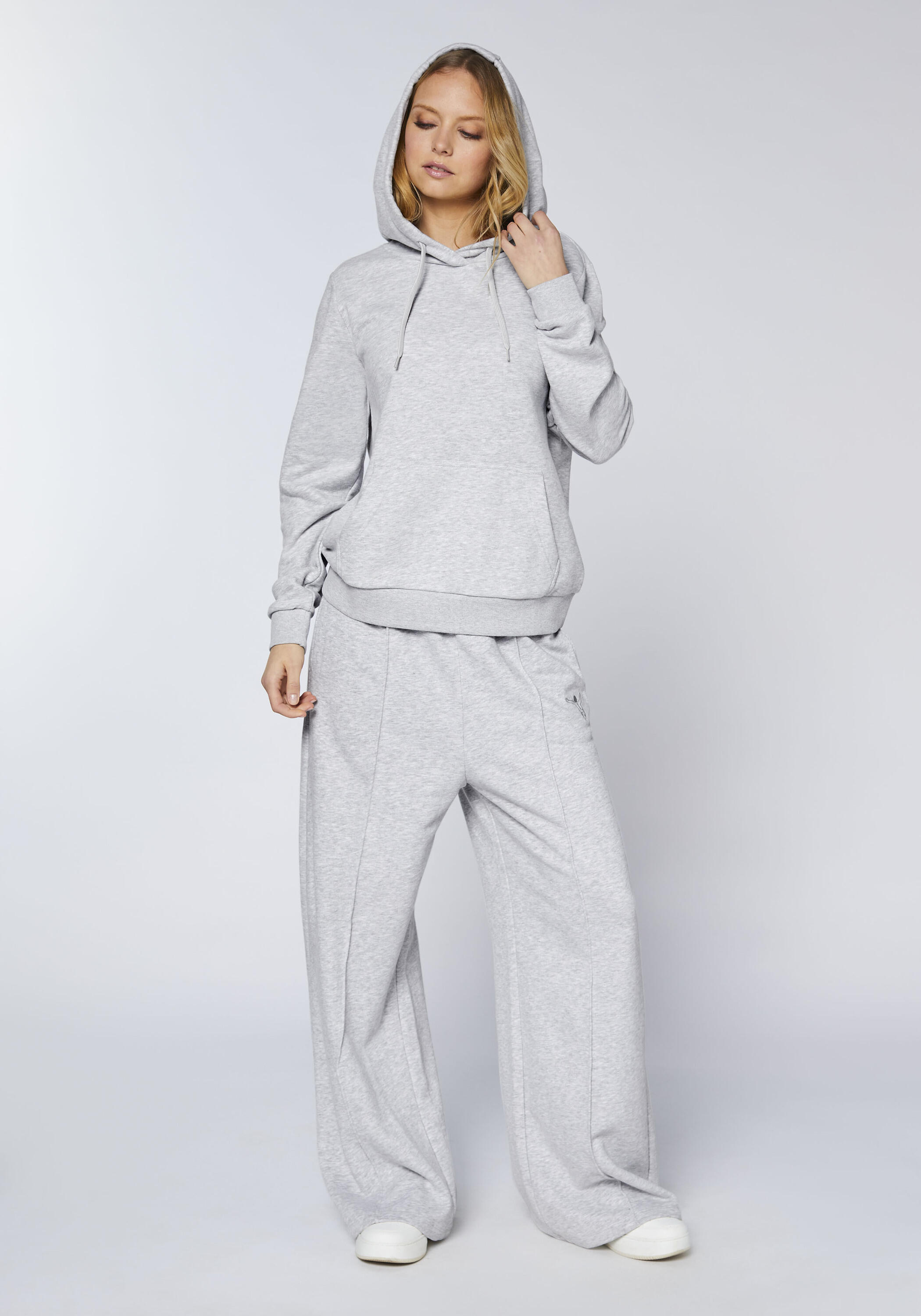 Kapuzensweatshirt mit Kängurutasche 5/7
