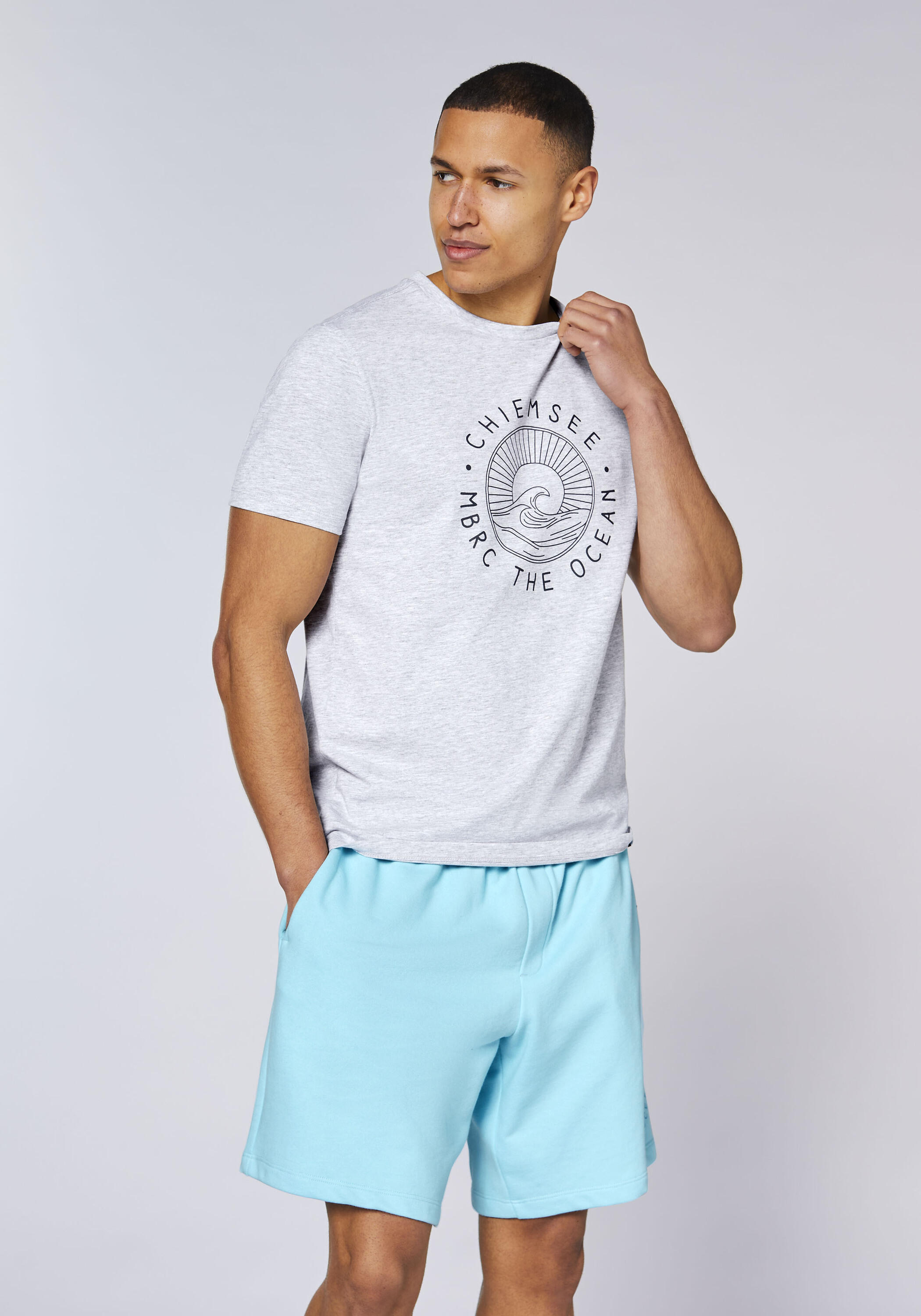 T-Shirt in Kooperation mit MBRC® the ocean 3/7