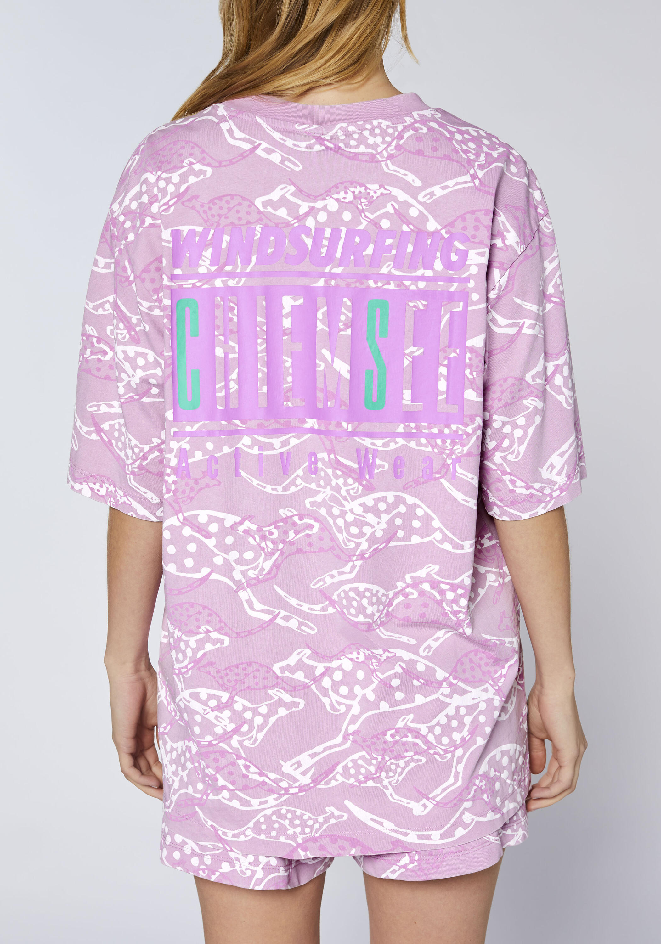 T-Shirt mit Allover-Print und großem Retro-Rückenprint 7/7