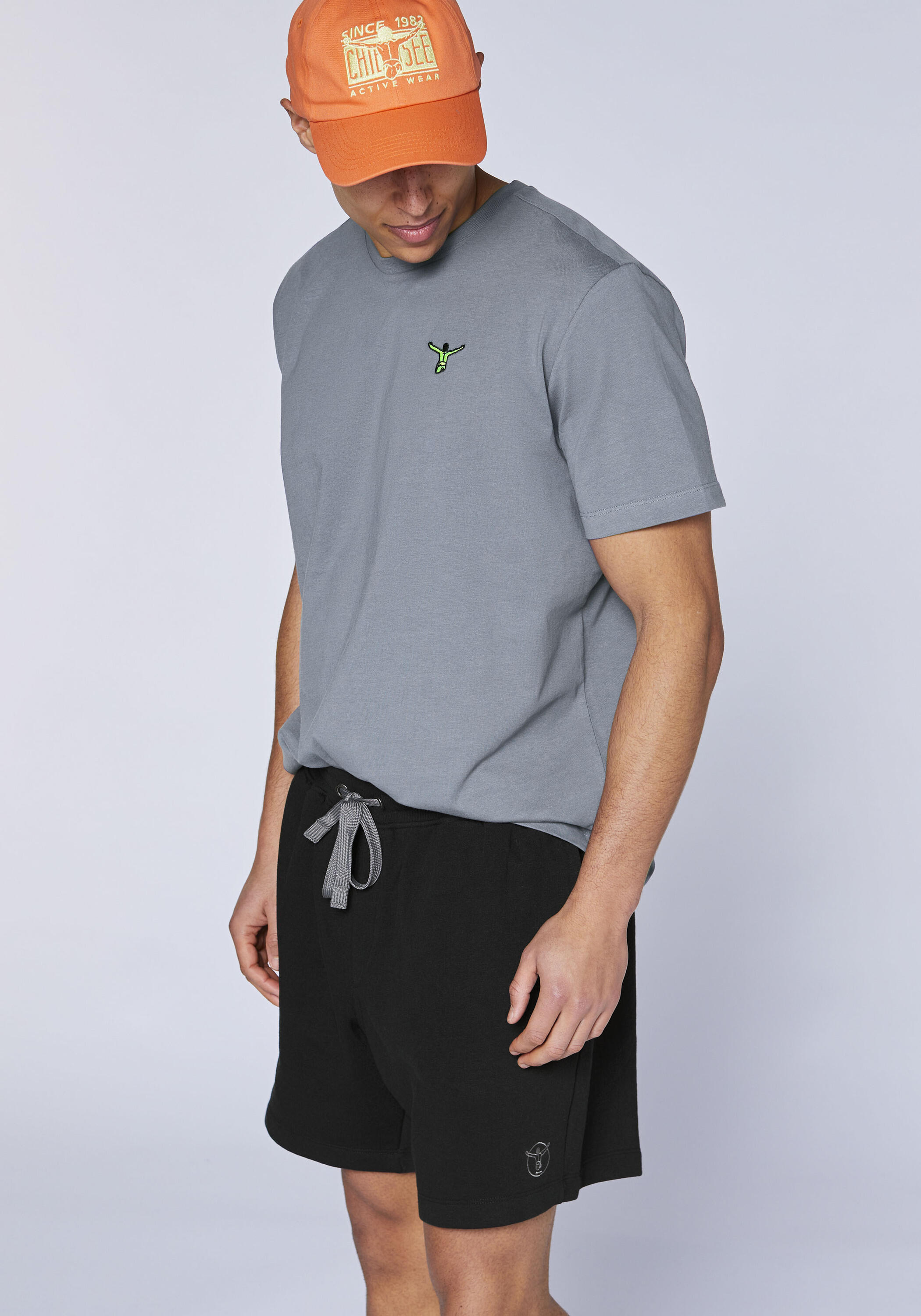 T-Shirt mit Kontrastlogo 6/7