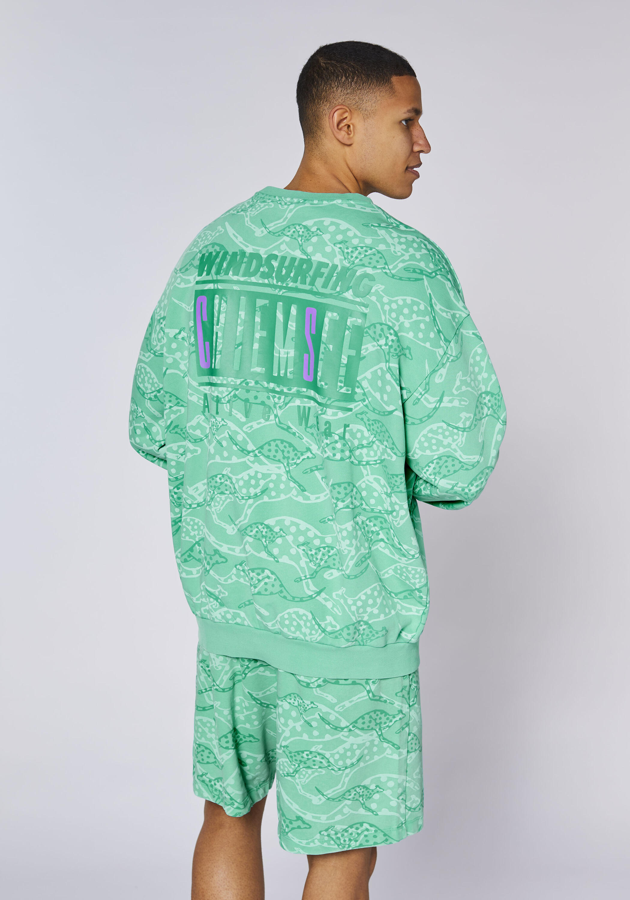 Sweatshirt mit Känguru-Alloverprint 4/7