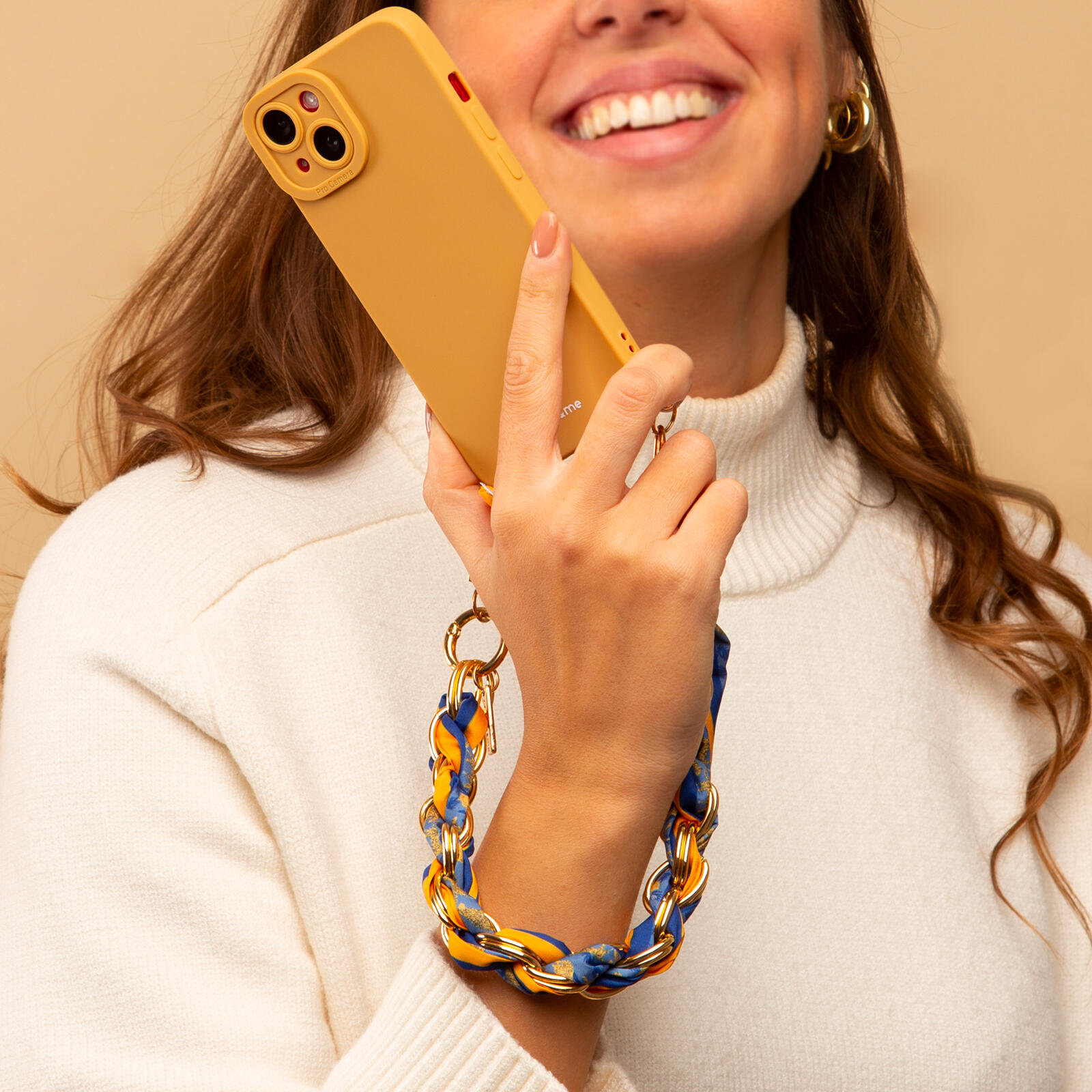 Coque pour iPhone 14 avec chaîne de poignet et foulard 2/6