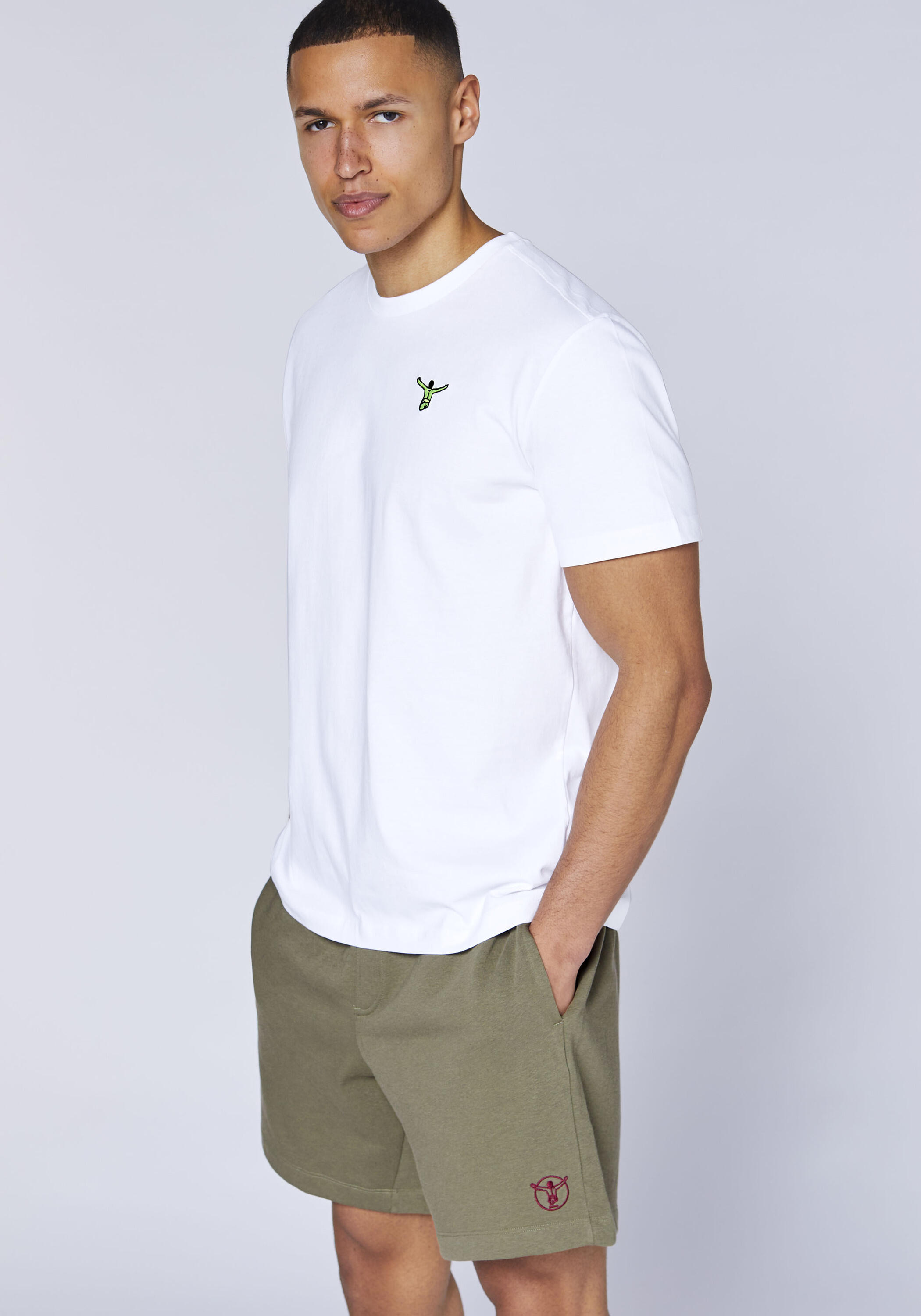 T-Shirt mit Kontrastlogo 6/7