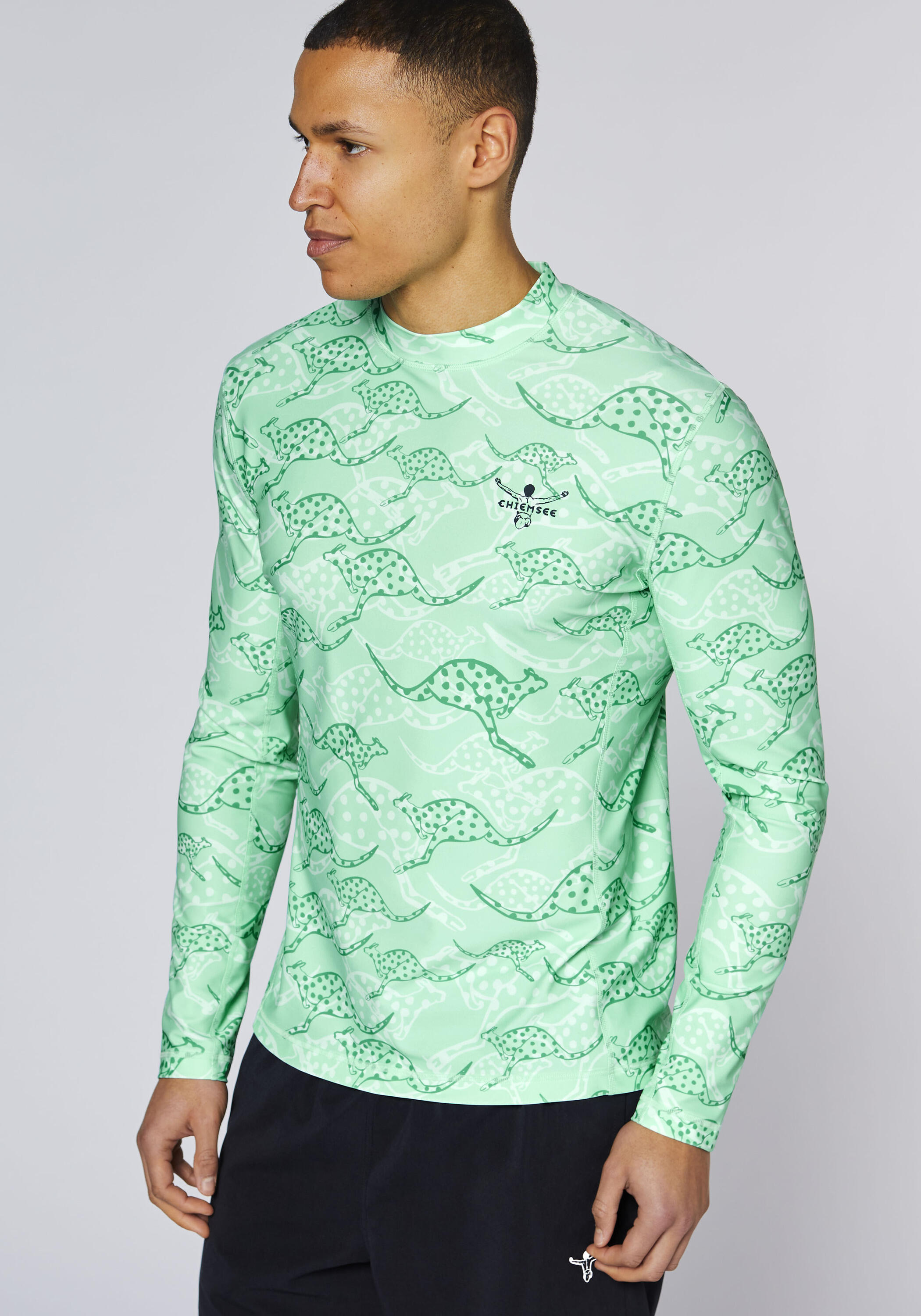 UV-Badeshirt mit Alloverprint 6/7