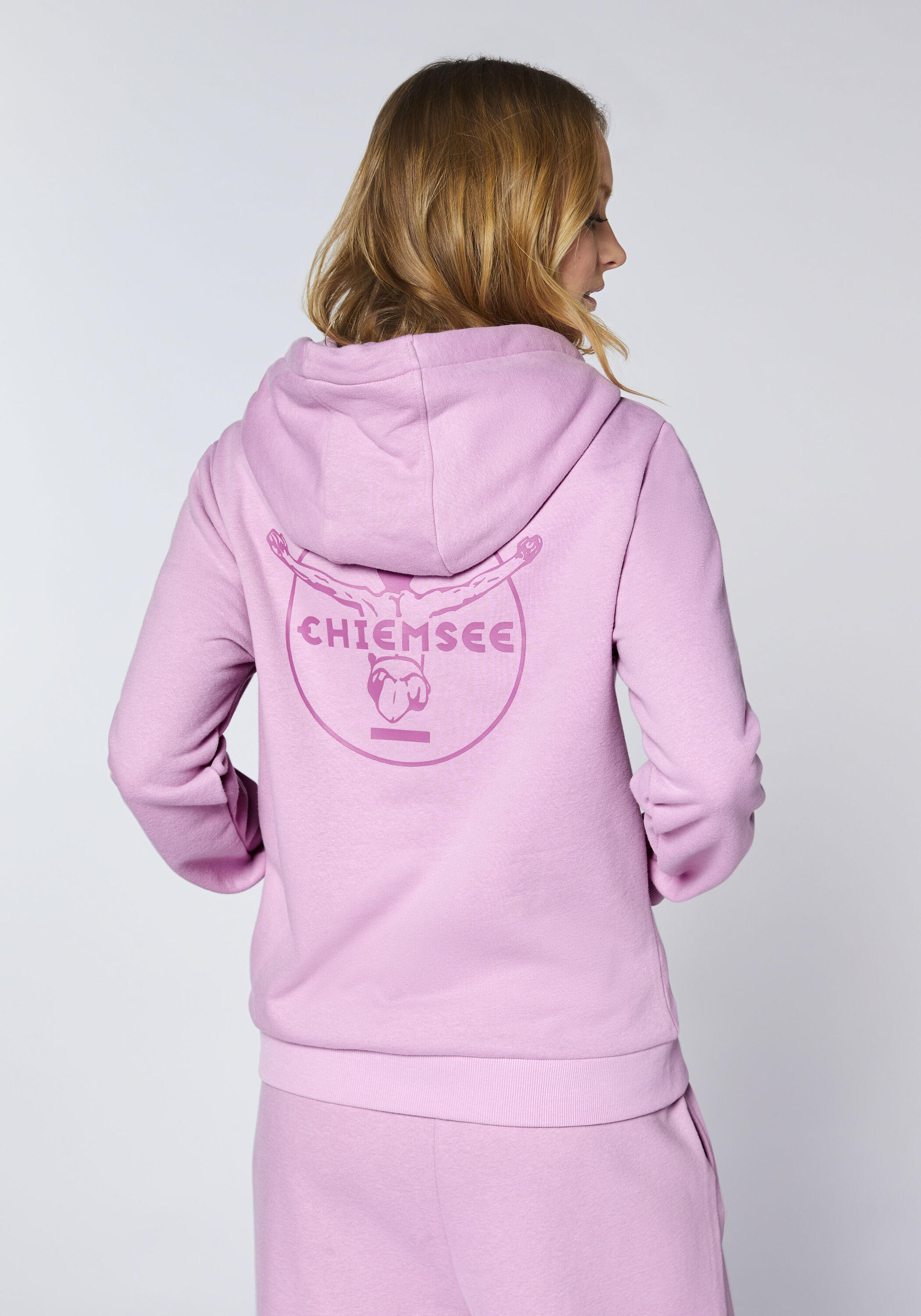 Kapuzensweatshirt mit Kängurutasche 4/7