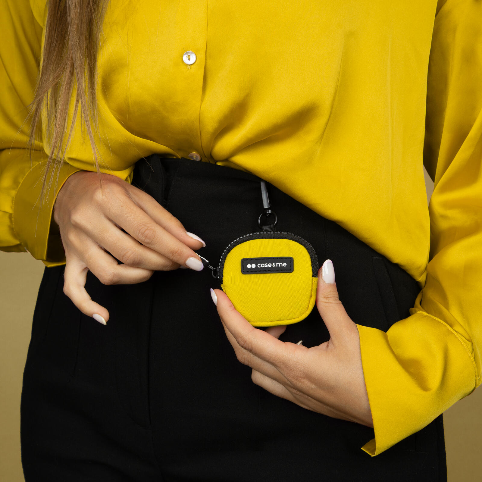 Borsetta per auricolari con zip e gancetto a clip 6/7