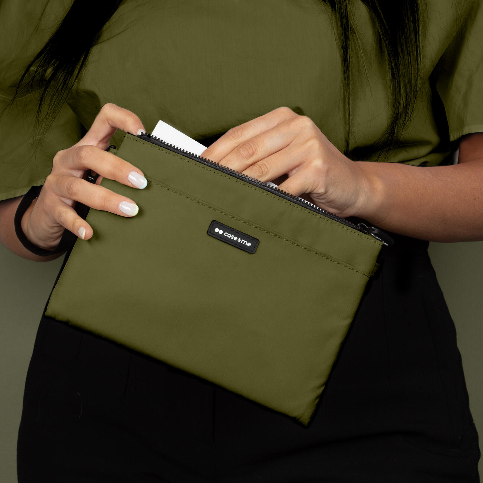 Borsetta con laccetto e zip 4/7