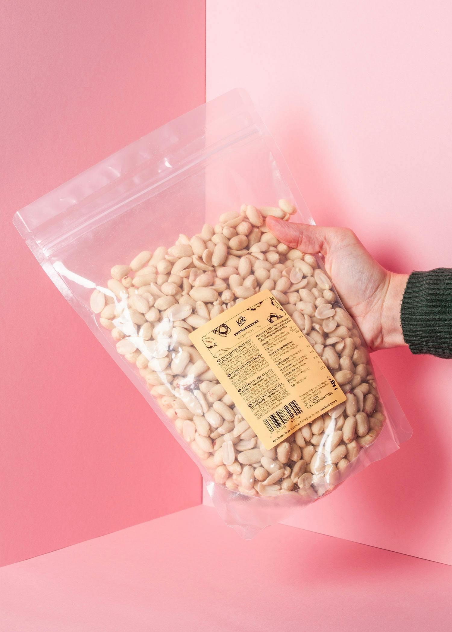 Cacahuètes blanchies et crues 1 kg 6/6