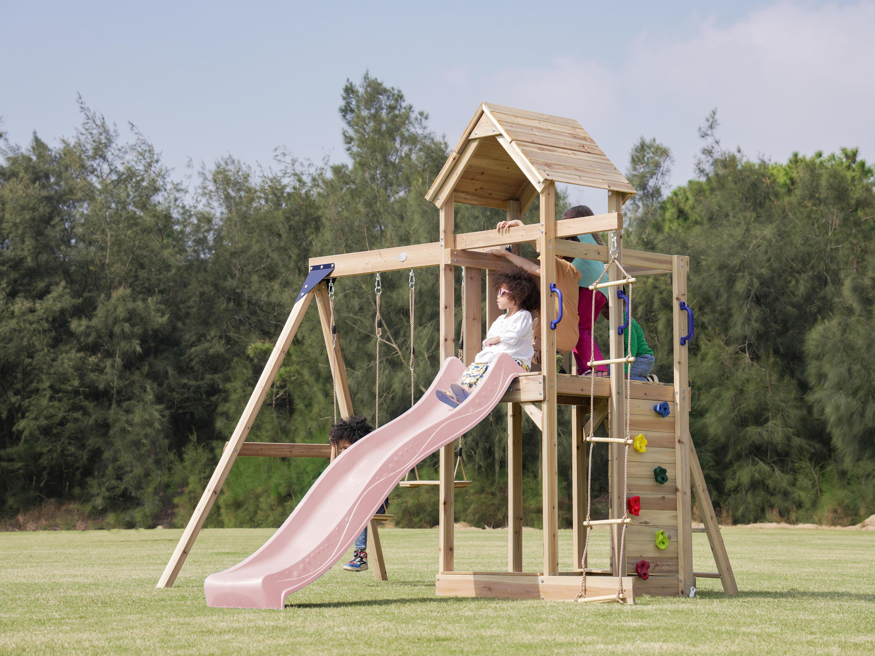 Aire de jeux, Moos avec balançoire double et échelle en corde - toboggan rose 3/5