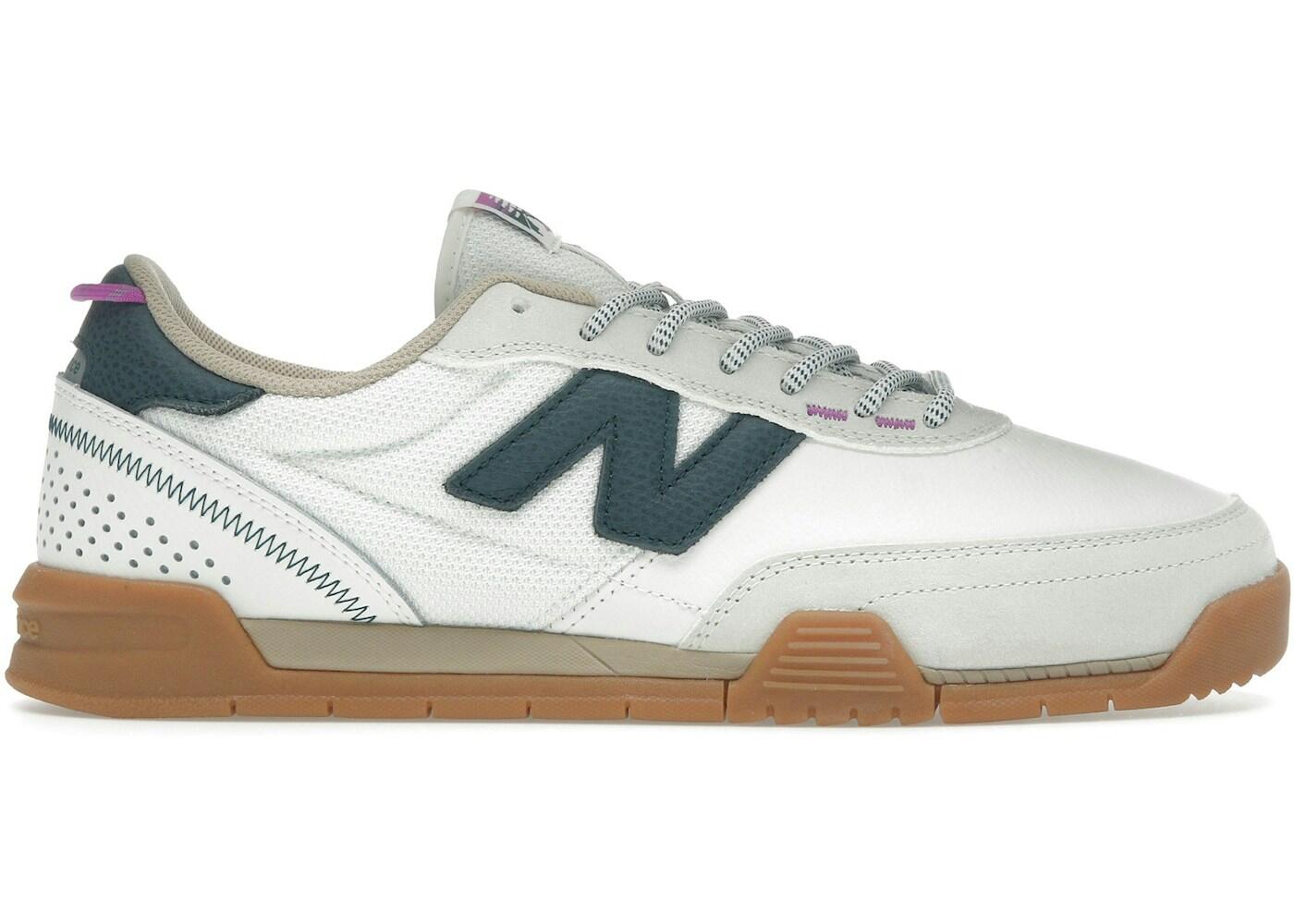 NEW BALANCE picture