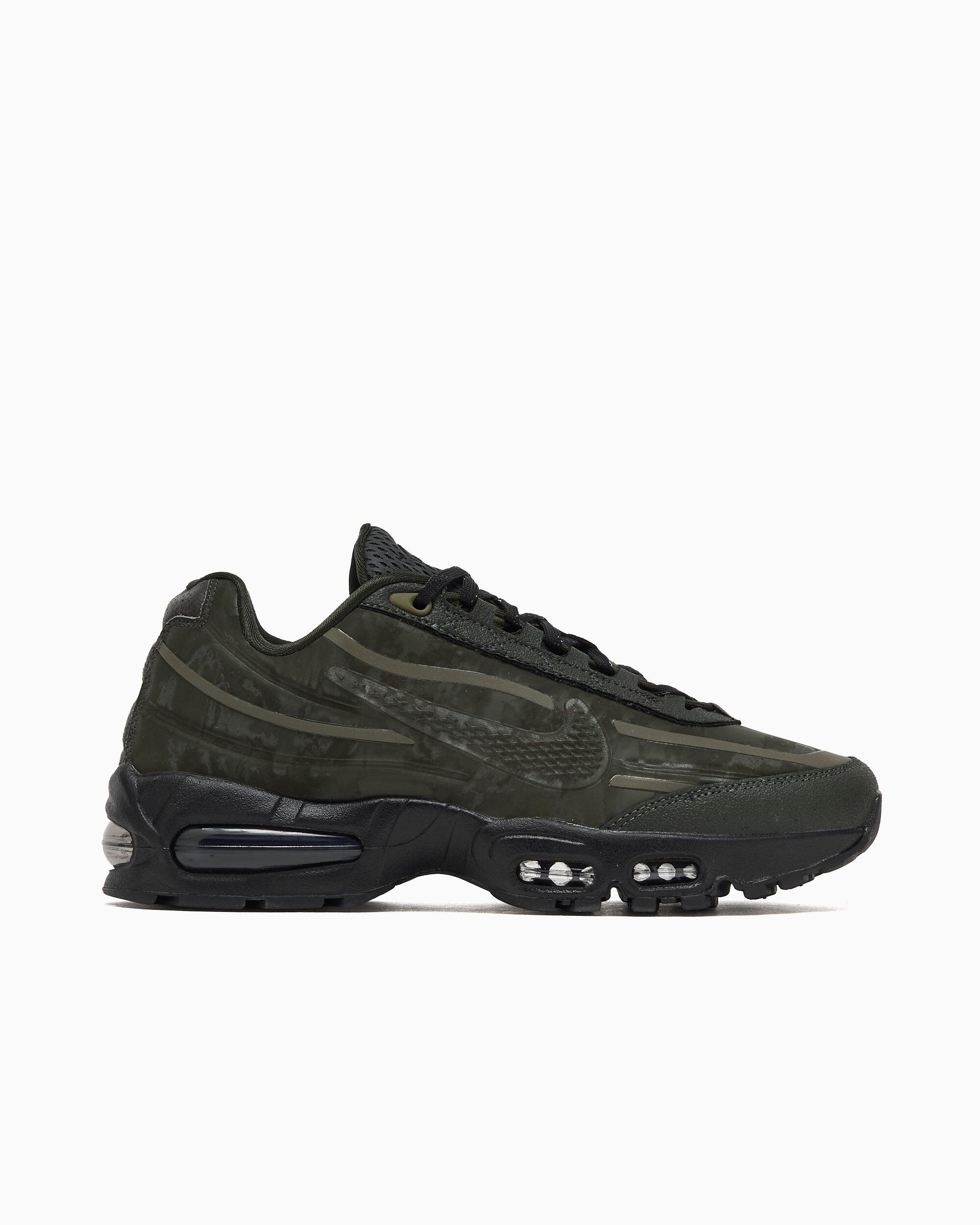 NIKE picture