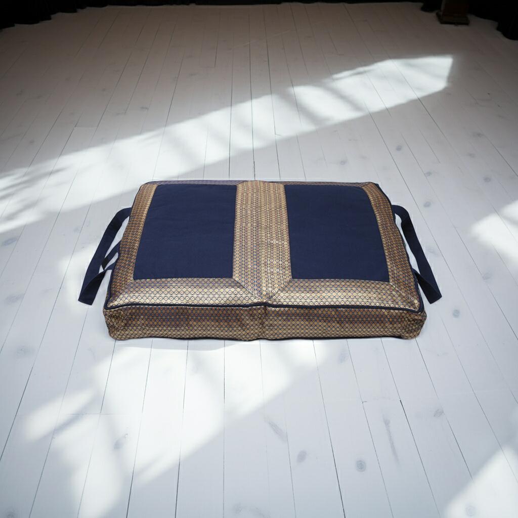 Futon - golden mind - midnight blue - 83 x 67 cm 2/2