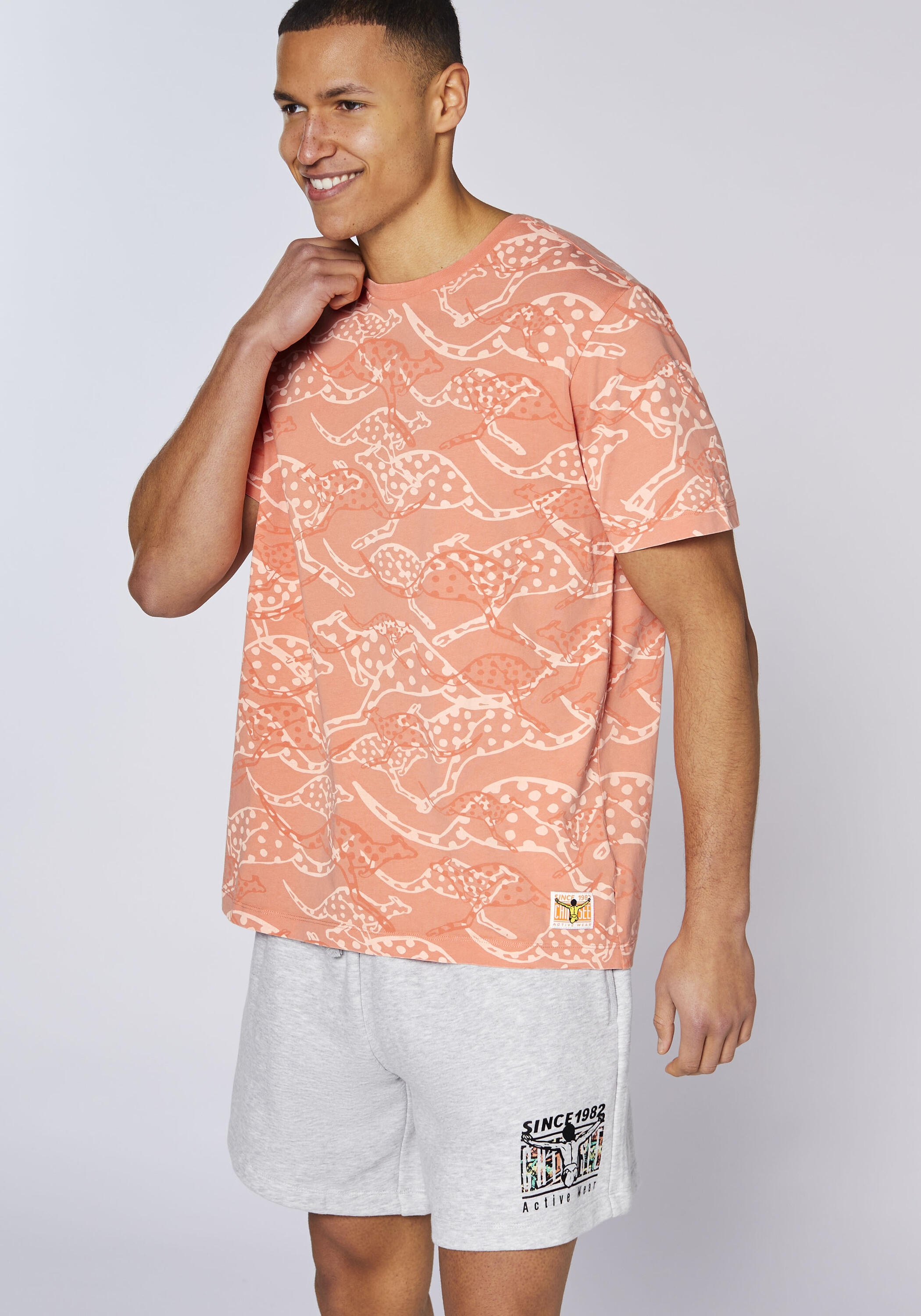 T-Shirt mit Allover Känguru Print 6/7