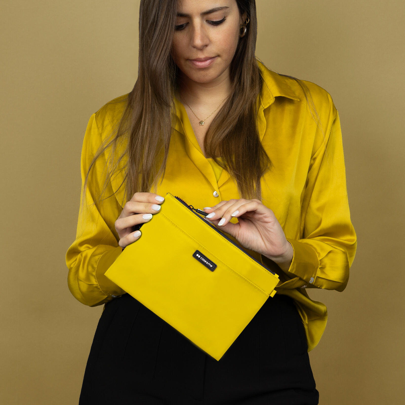 Borsetta con laccetto e zip 4/7