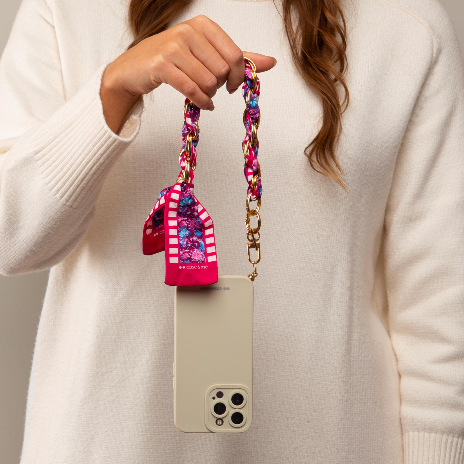 Coque pour iPhone 14 Pro avec chaîne de poignet et foulard 4/6