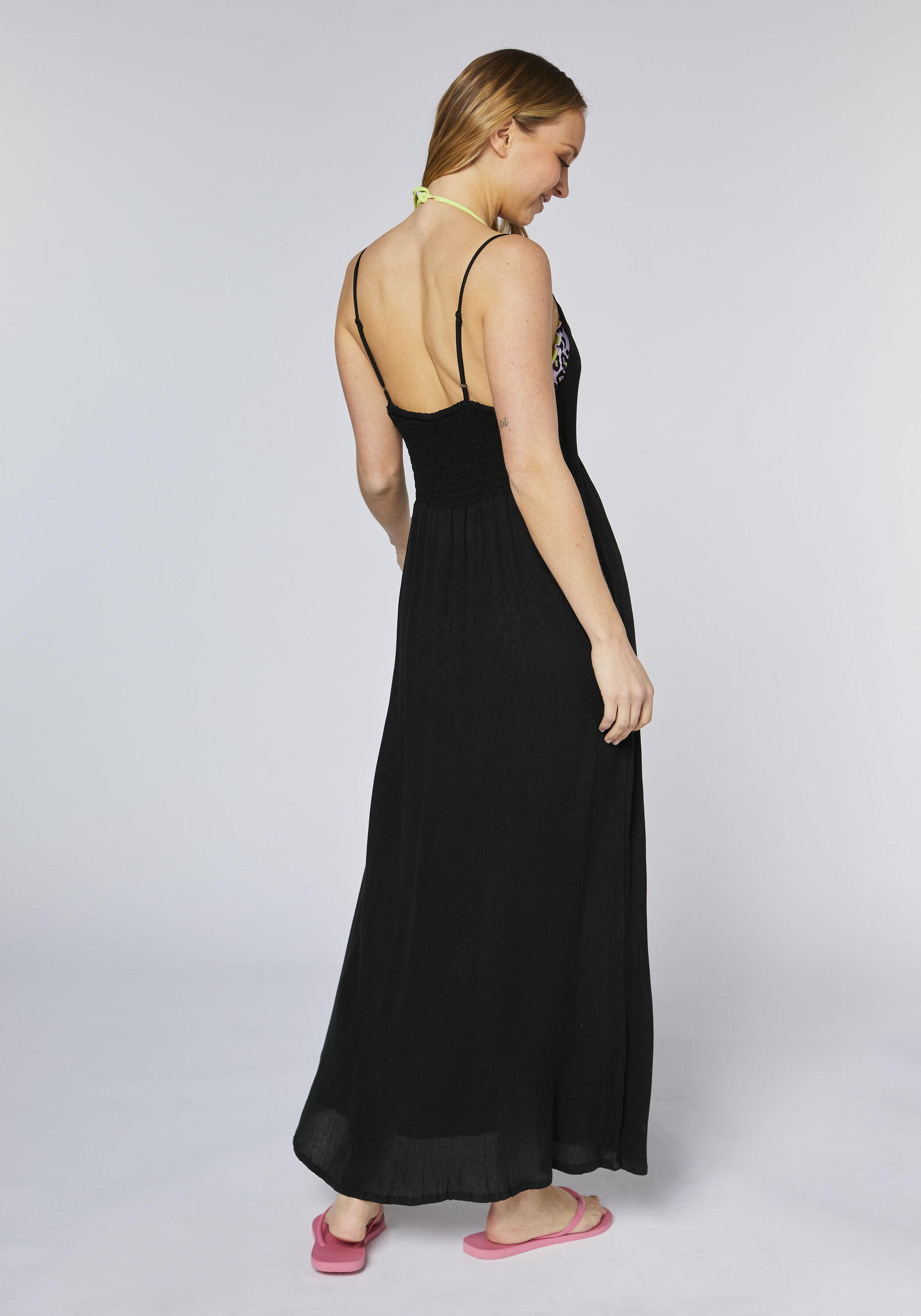 Kleid mit Smokdetail im Rücken 4/7