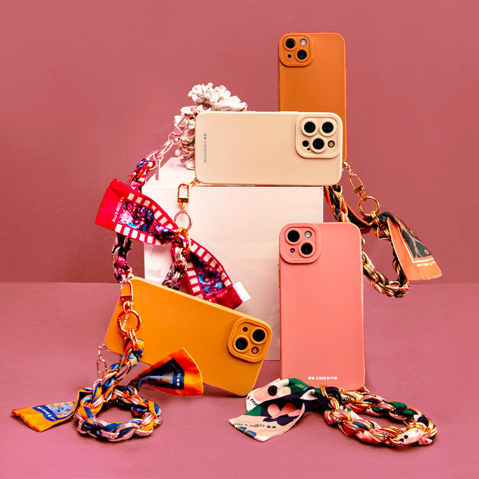 Cover per iPhone 14 Plus con catenella da polso e foulard 5/6