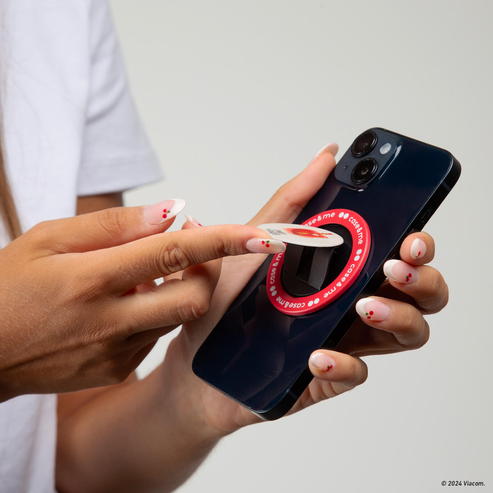 Support universel pour smartphone sur le thème Emily in Paris 3/4