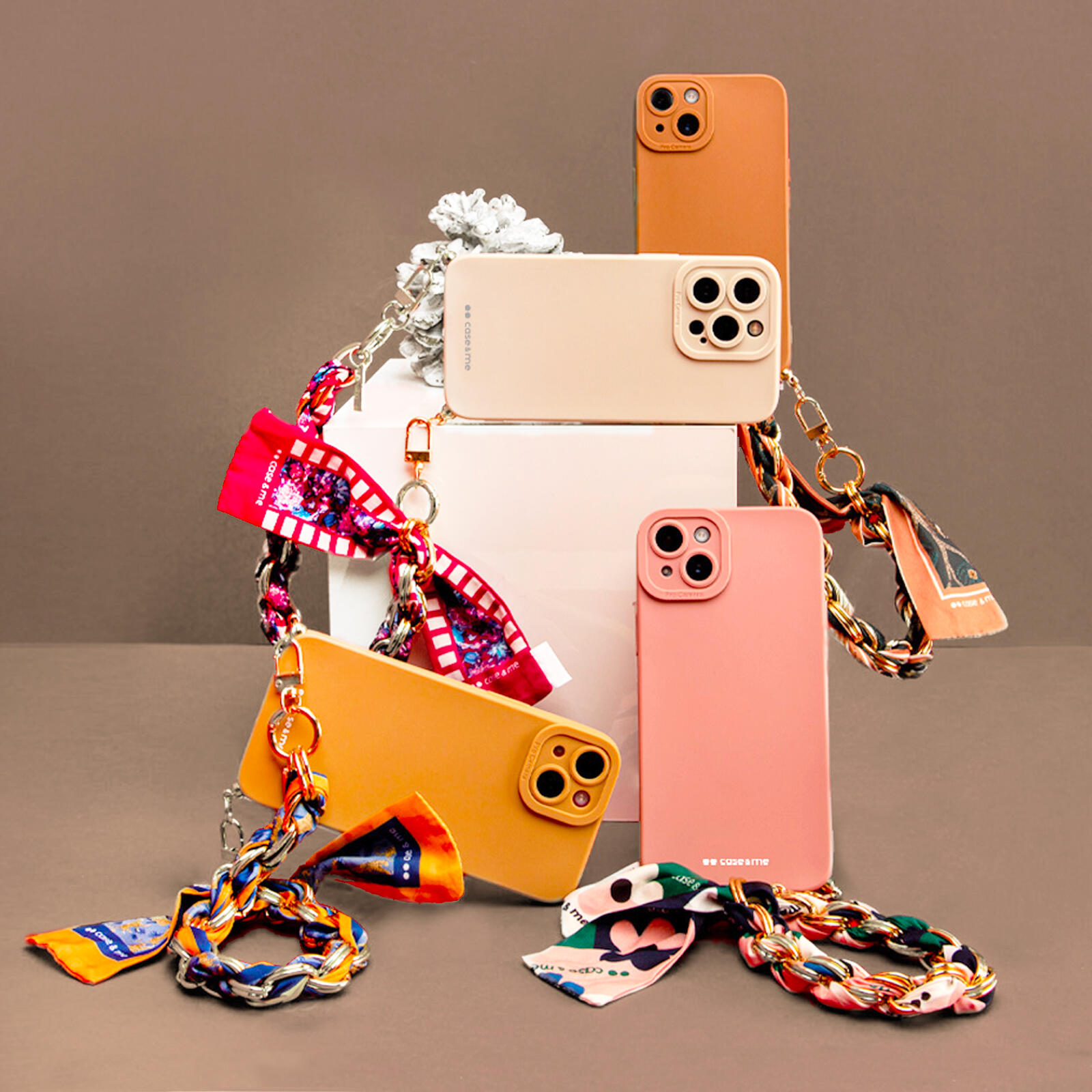 Coque pour iPhone 13 avec chaîne de poignet et foulard 5/6