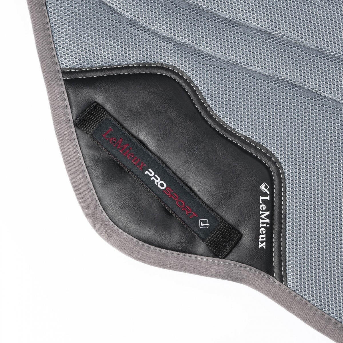 Tapis de dressage pour cheval LeMieux Ultra Mesh 4/7