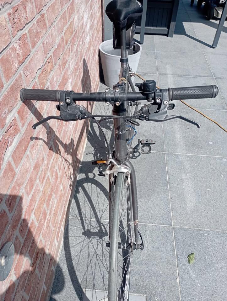 Entre Particuliers - Vélo Btwin Forme 2 T57 en aluminium 2/3