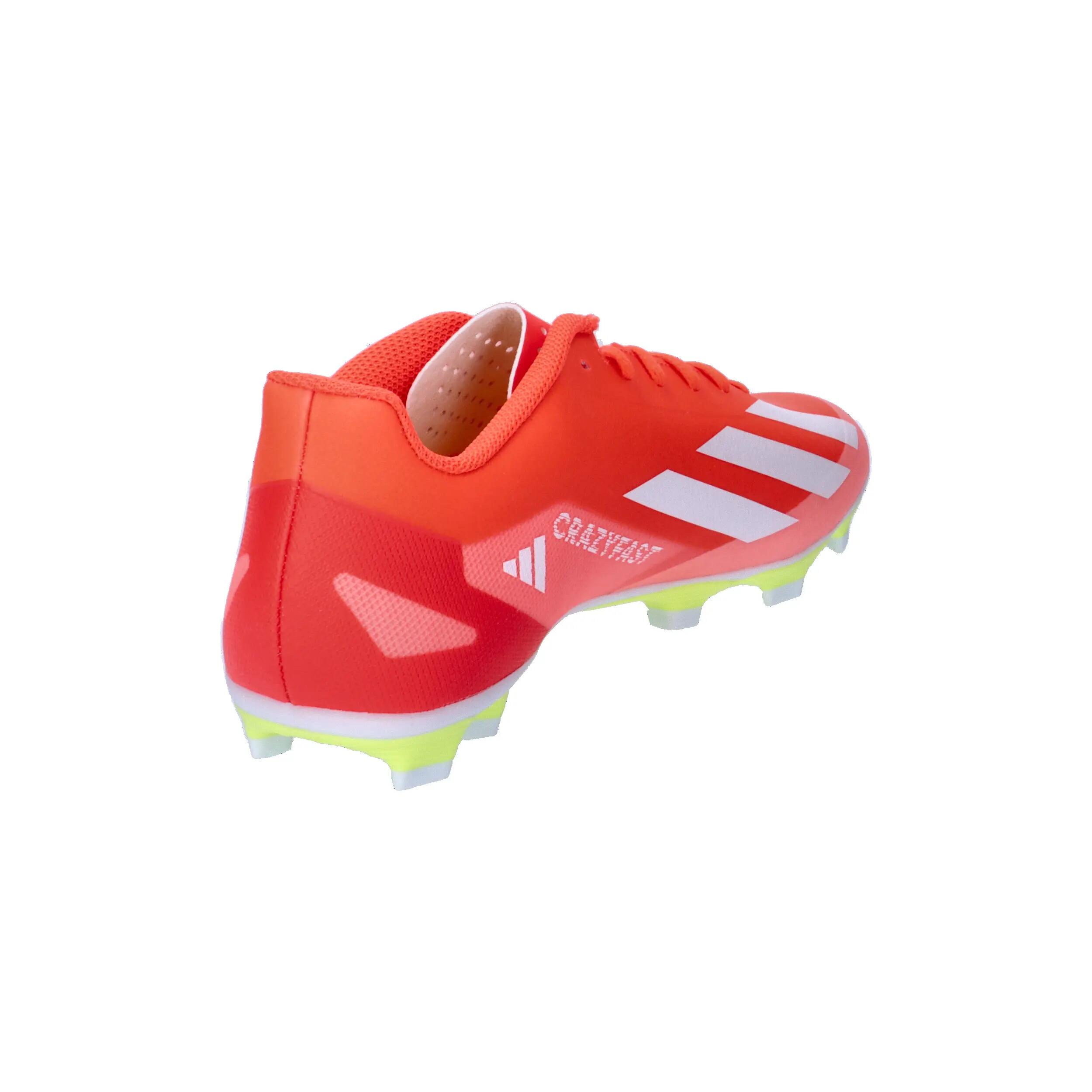 Chuteiras Adidas modelo IG0616 para unissex 14/15