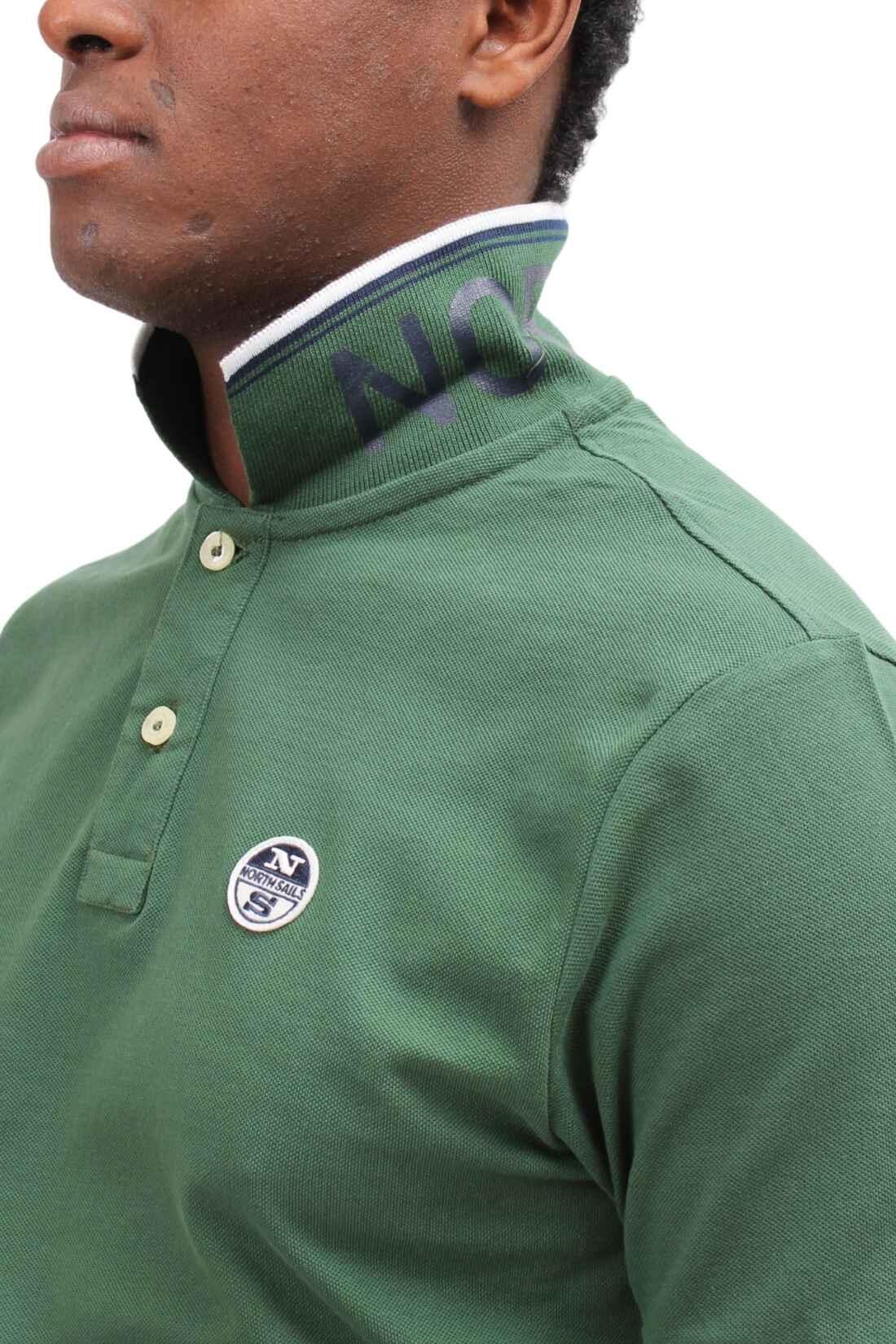 Polo uomo con profili a contrasto 2/4