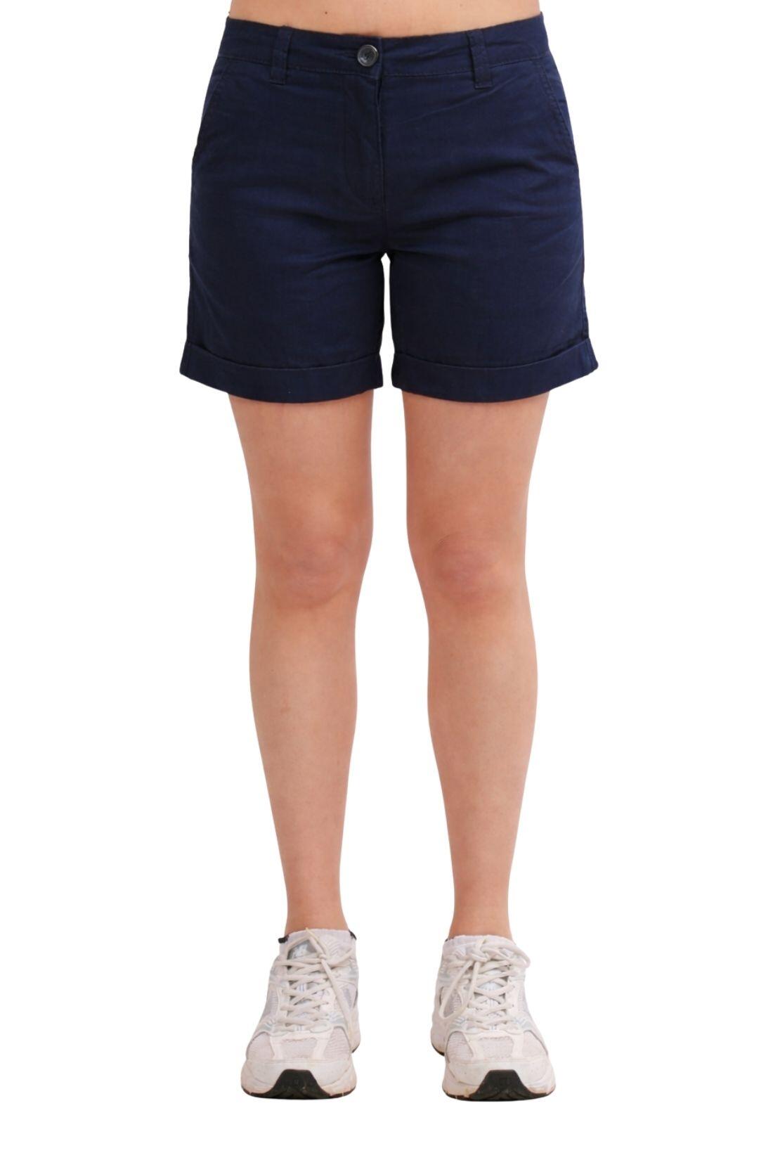 Shorts donna con risvolto e patch logo 3/4