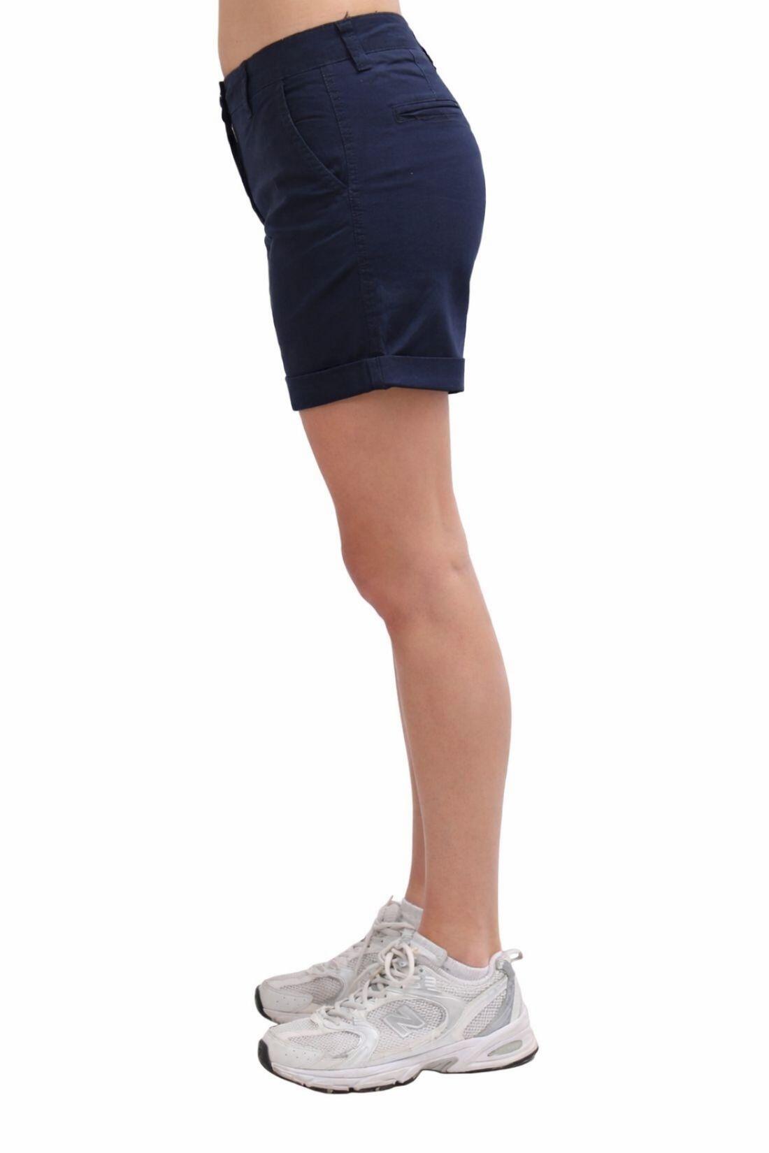 Shorts donna con risvolto e patch logo 4/4