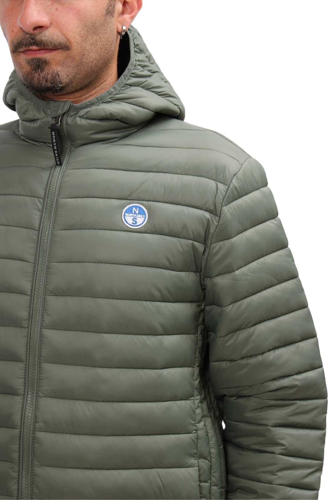 Piumino uomo con cappuccio e logo 2/5