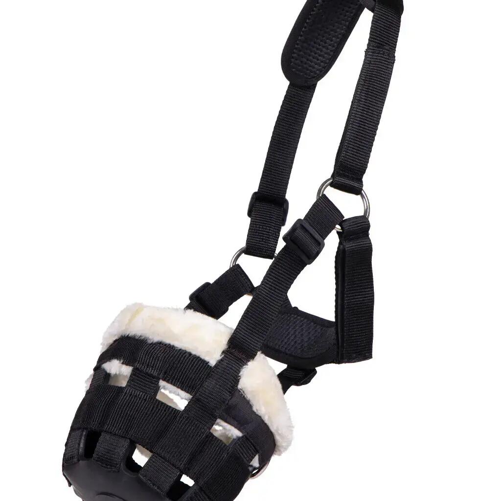 Horse muzzle with lanyard QHP