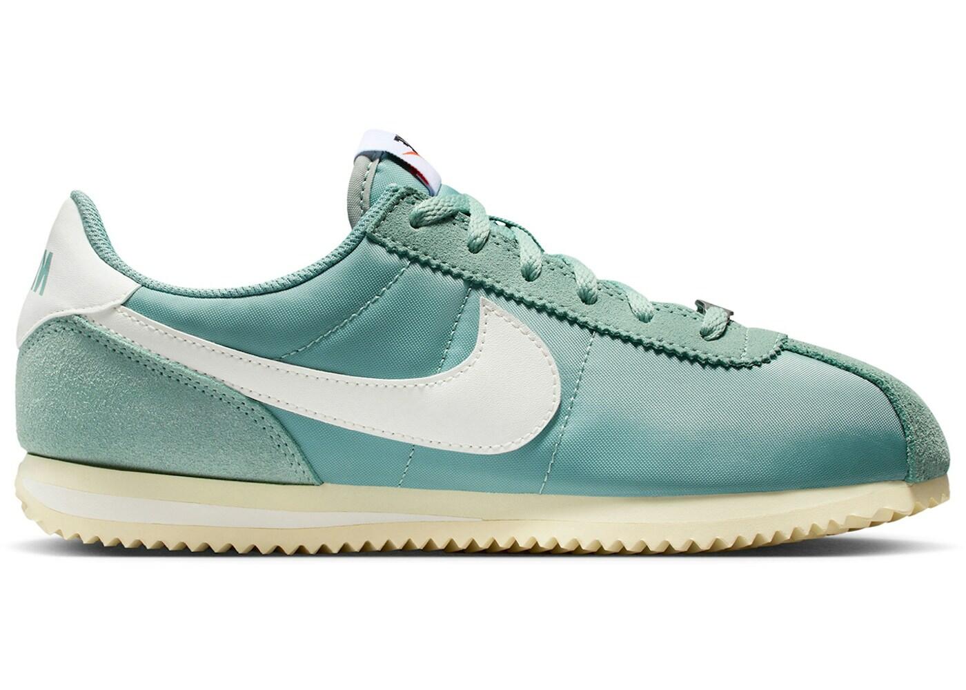 NIKE picture