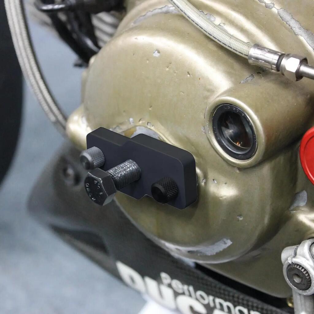 Bikeservice Ducati alternator cover puller