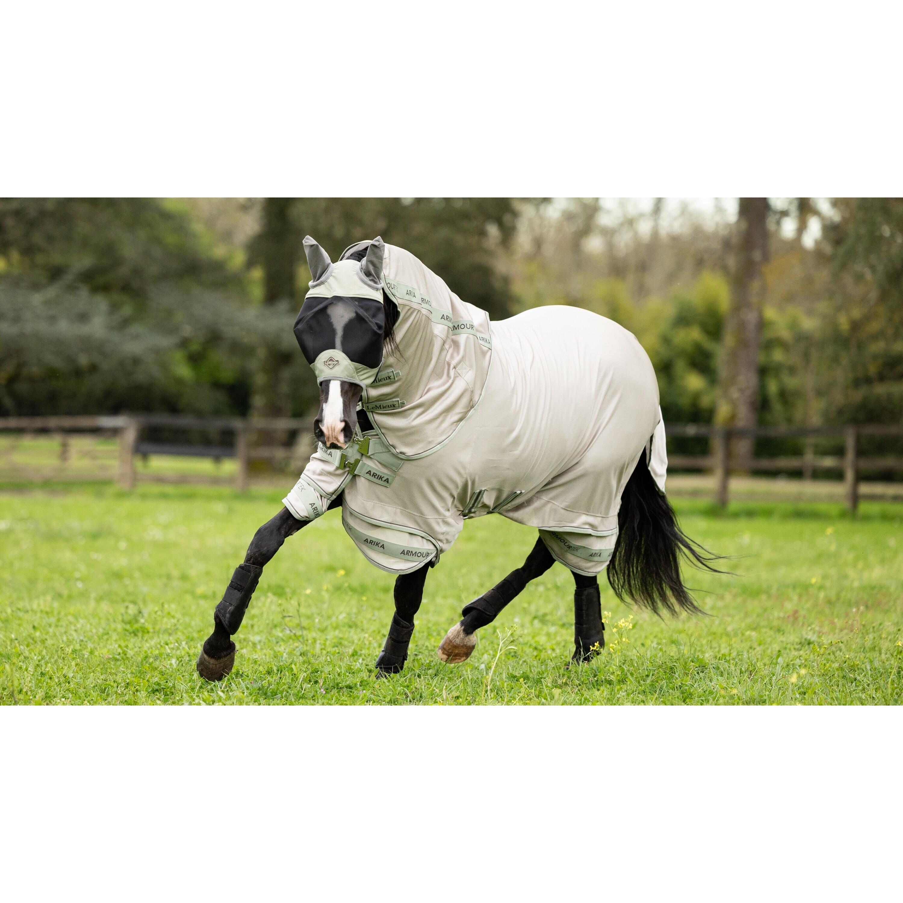 Paardenvliegendeken met halsdekking LeMieux Arika Armour-Tek 3/7