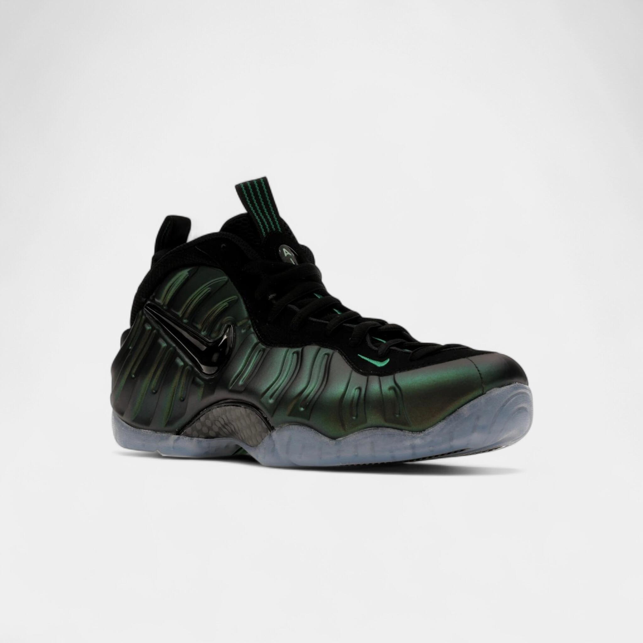 Nike Air Foamposite Pro Pine Green (2025) 2/4