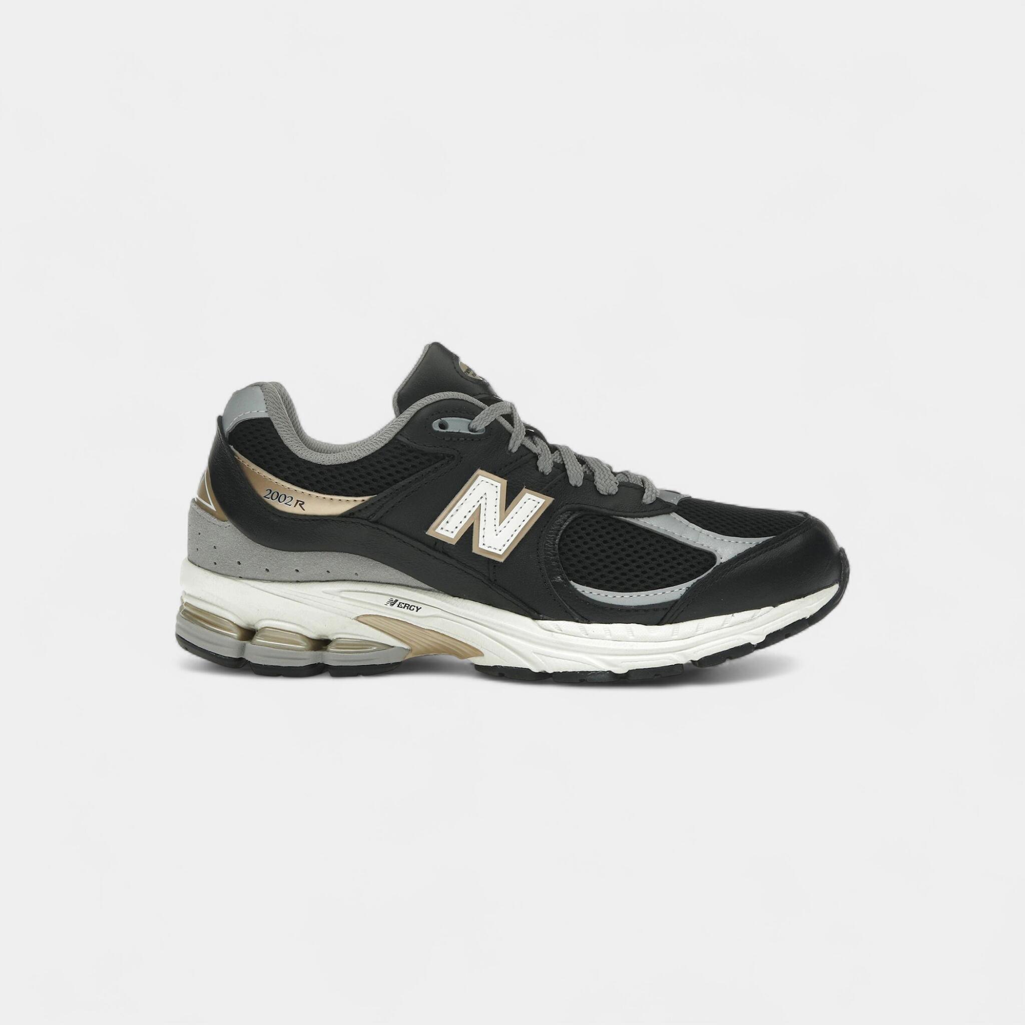 New Balance 2002R Black Sea Salt Gold Metallic 1/2
