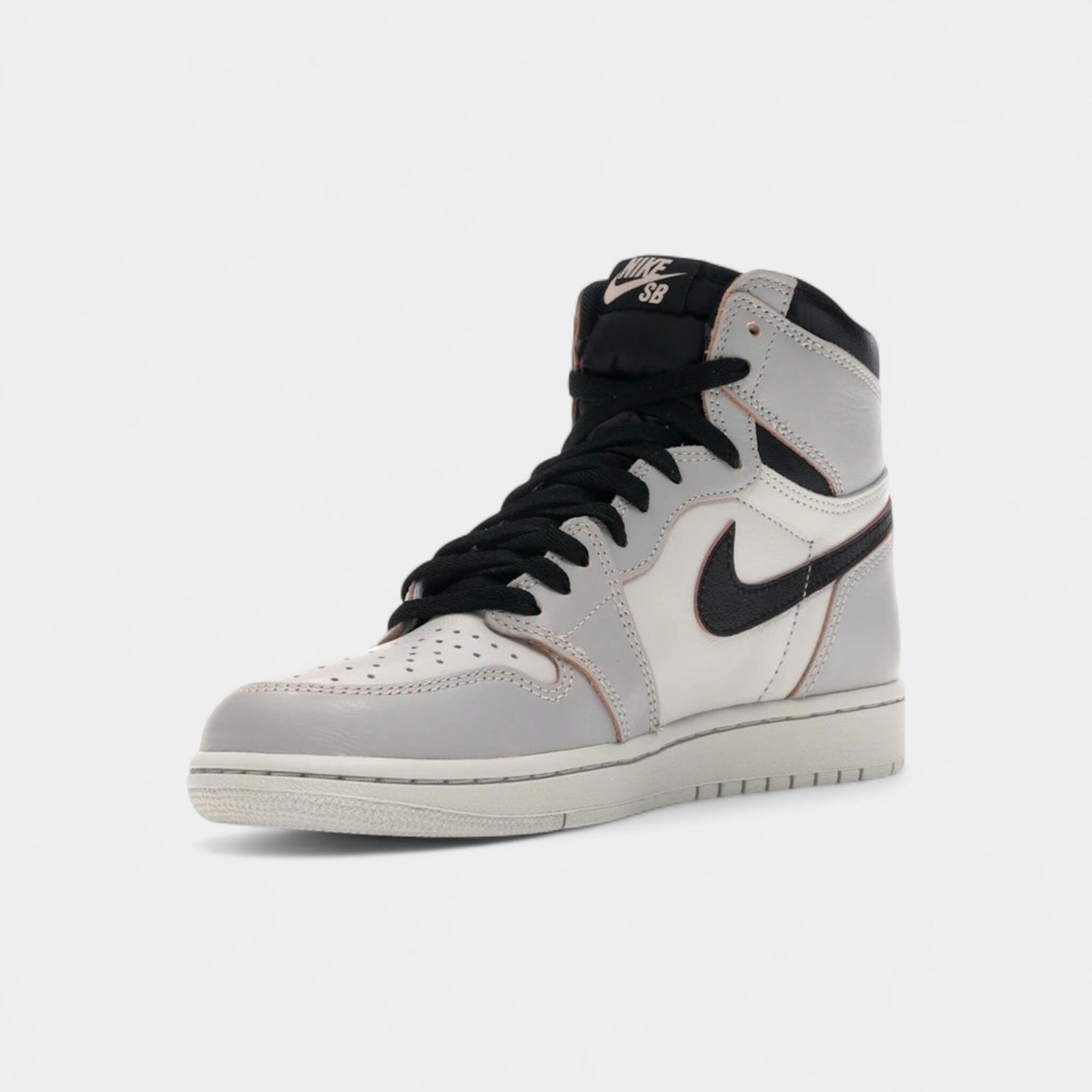 Jordan 1 Retro High OG Defiant SB NYC to Paris 3/4