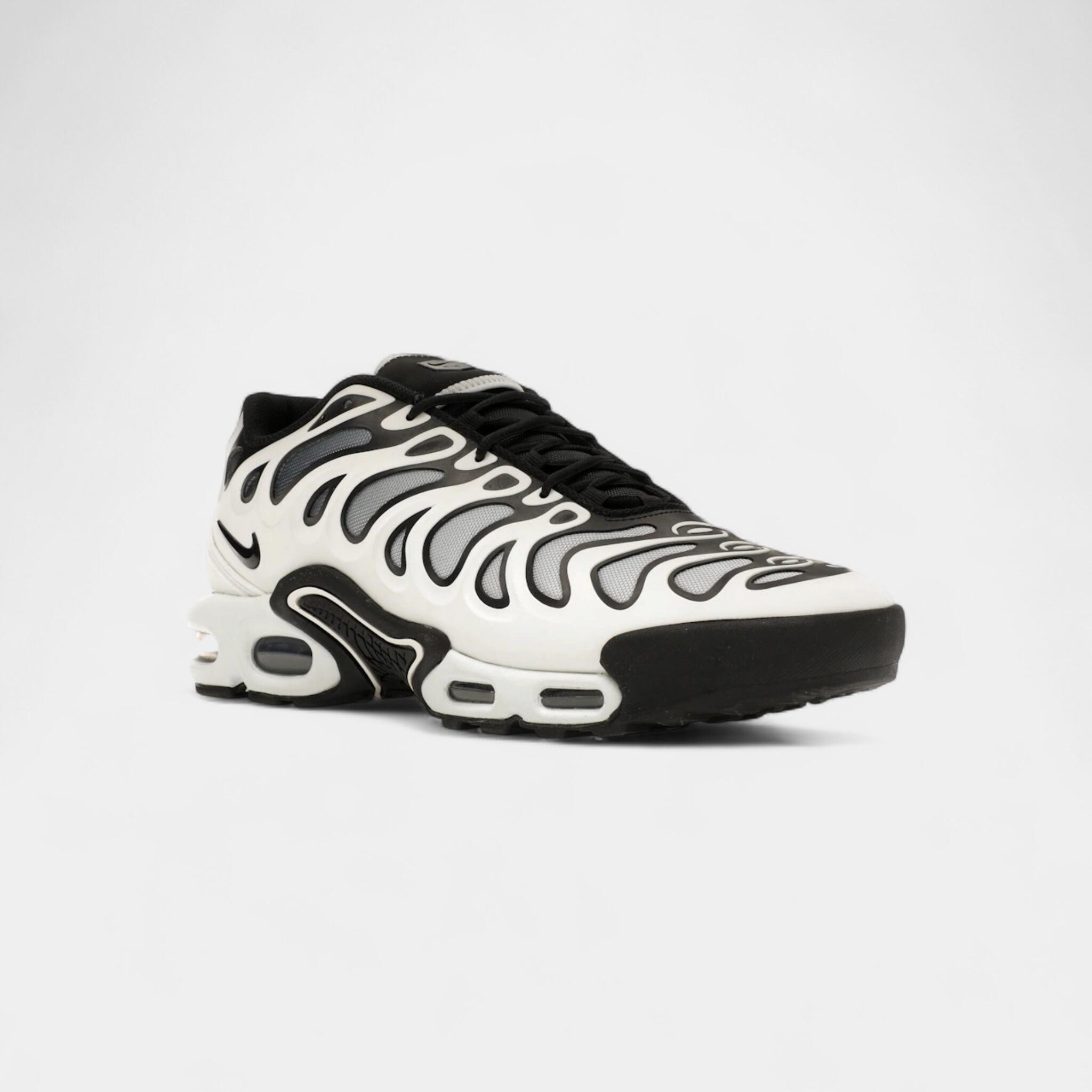 Nike Air Max Plus Drift White Black Metallic Silver 2/4