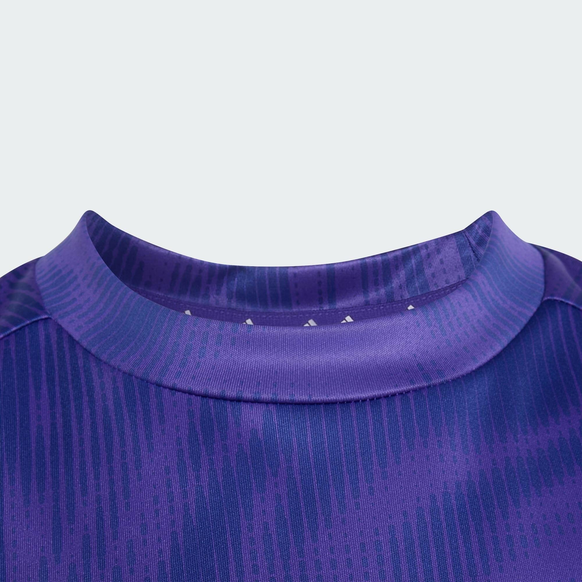 T-SHIRT COM GRÁFICO DE ÍCONES DO DESPORTO POR TODA A PARTE 2/5
