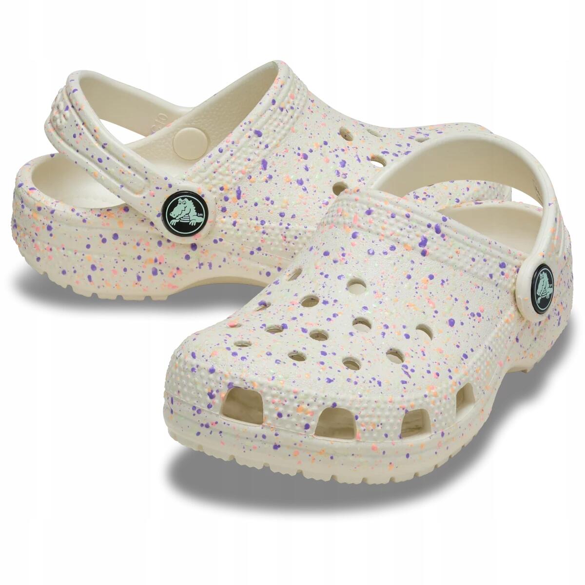 Sandales pour fille Crocs beige. 2/6