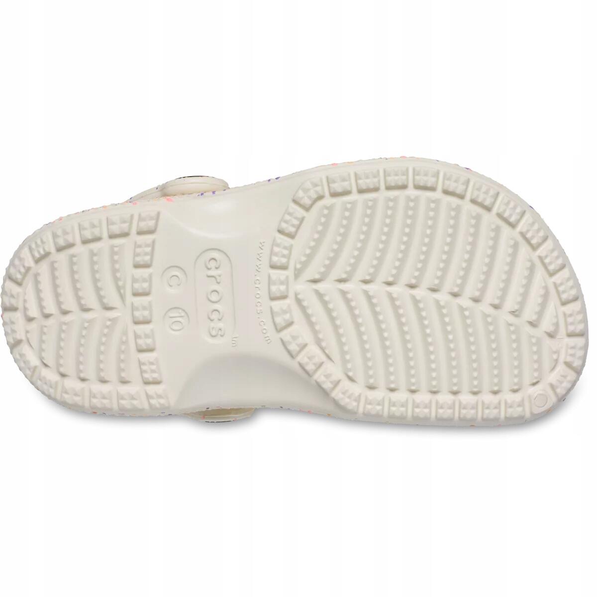 Sandales pour fille Crocs beige. 4/6